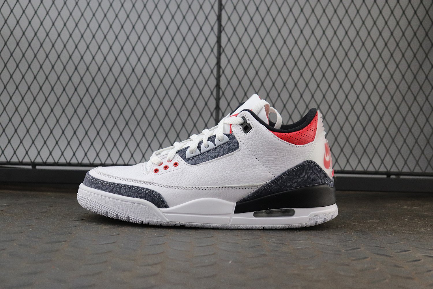 Jordan 3 Retro SE Fire Red Denim