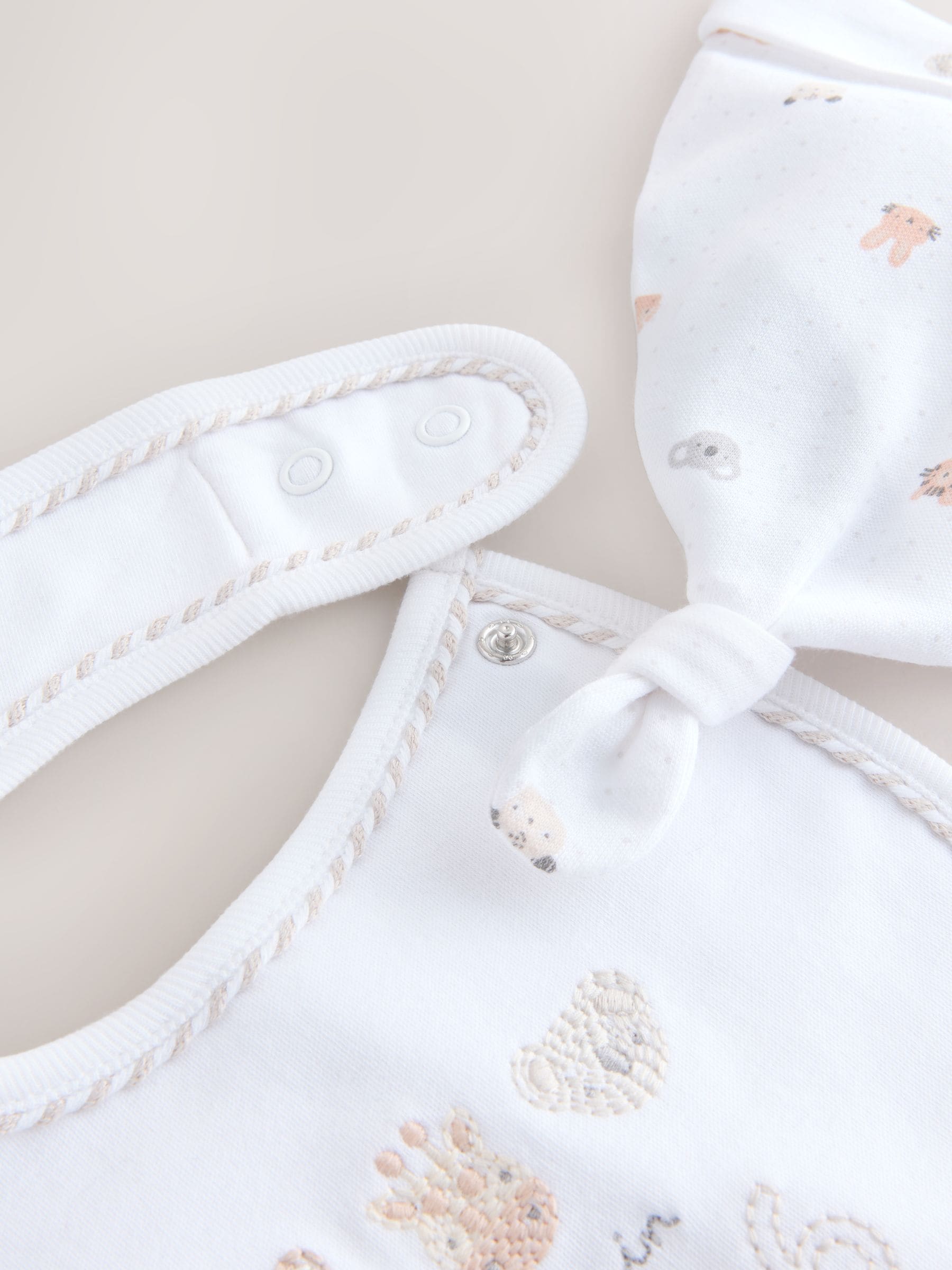 Wit - Baby pyjama en muts set (0-12mnd)