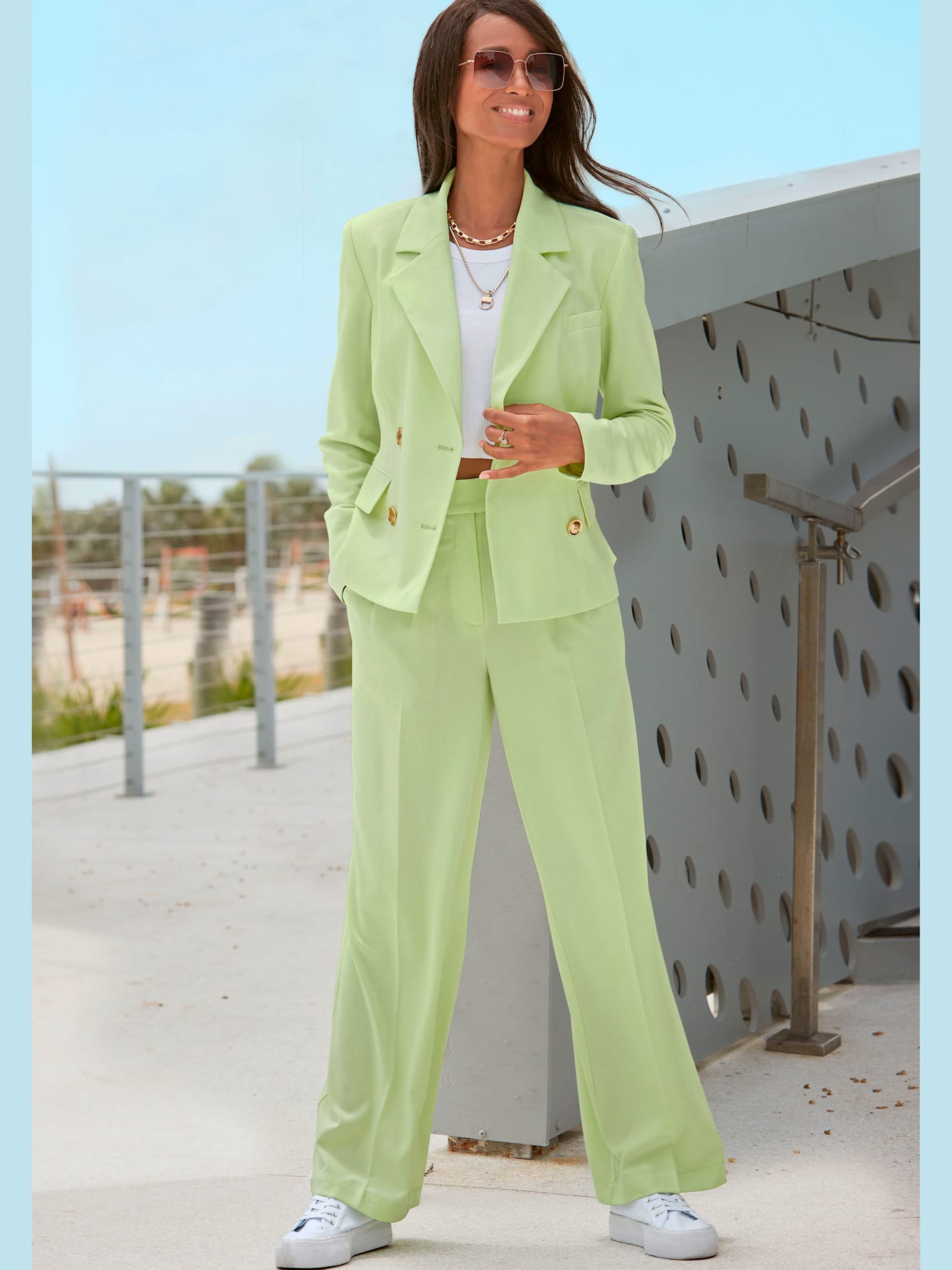 Blazer court blazer doublé avec col à revers pour elle