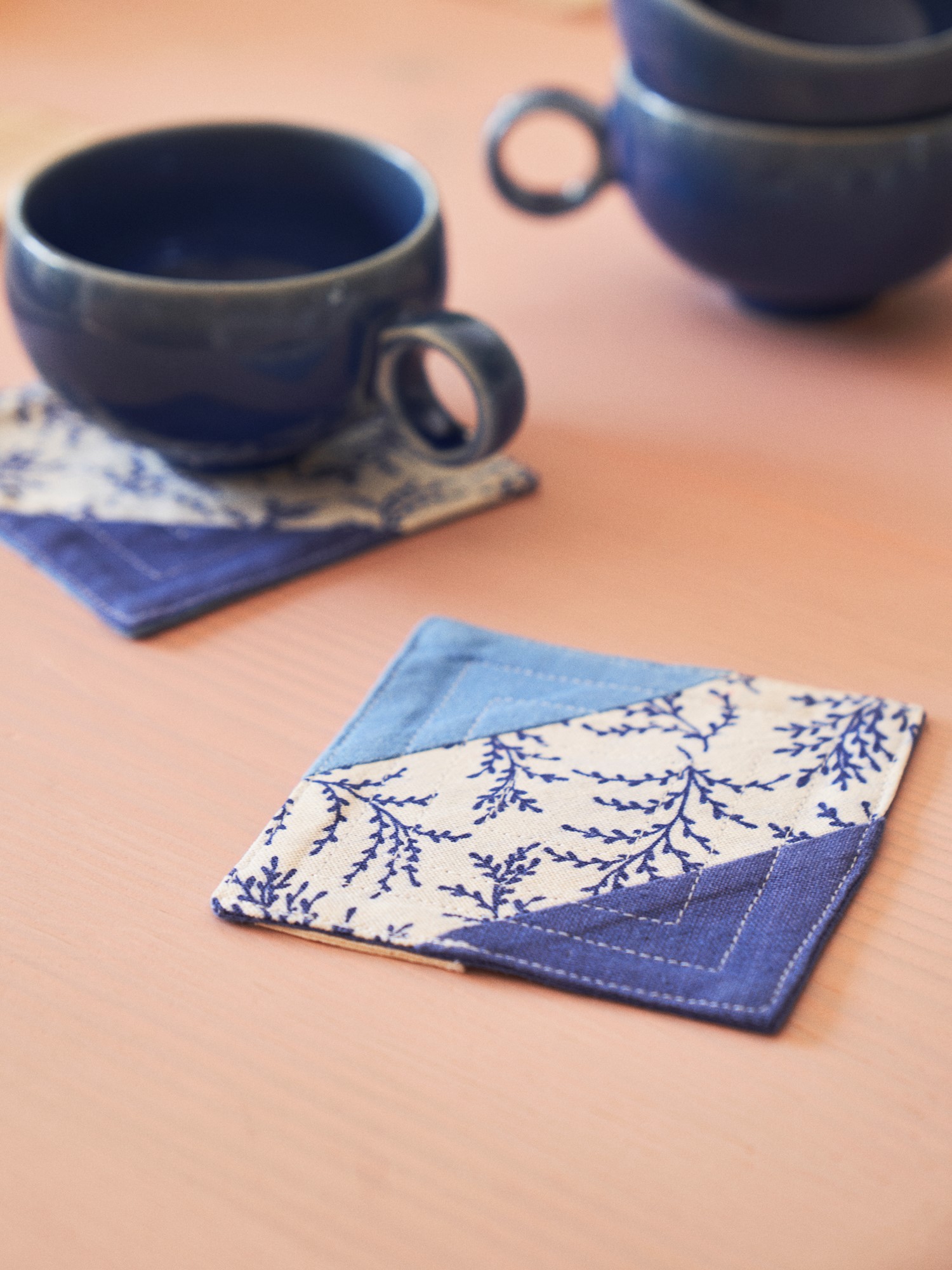 Bordskåner i patchwork | Bomuld. 10 x 10 cm.  | Azure Blue