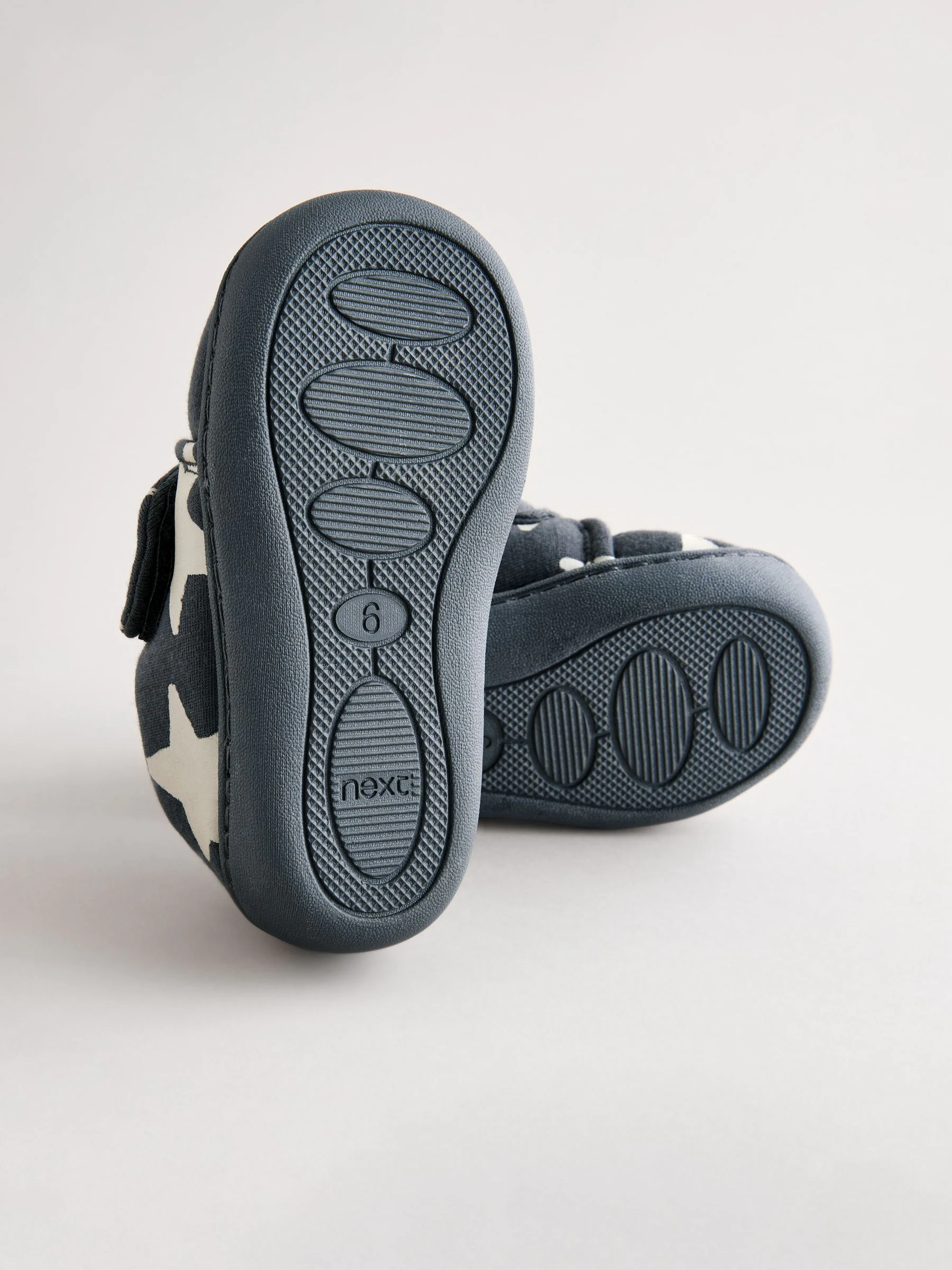 Grijs met sterren - Pantoffels met klittenbandsluiting en omgevende zool