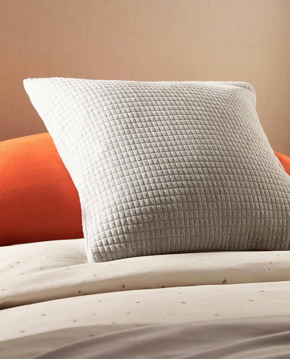 CAPA DE ALMOFADA EM JACQUARD XADREZ