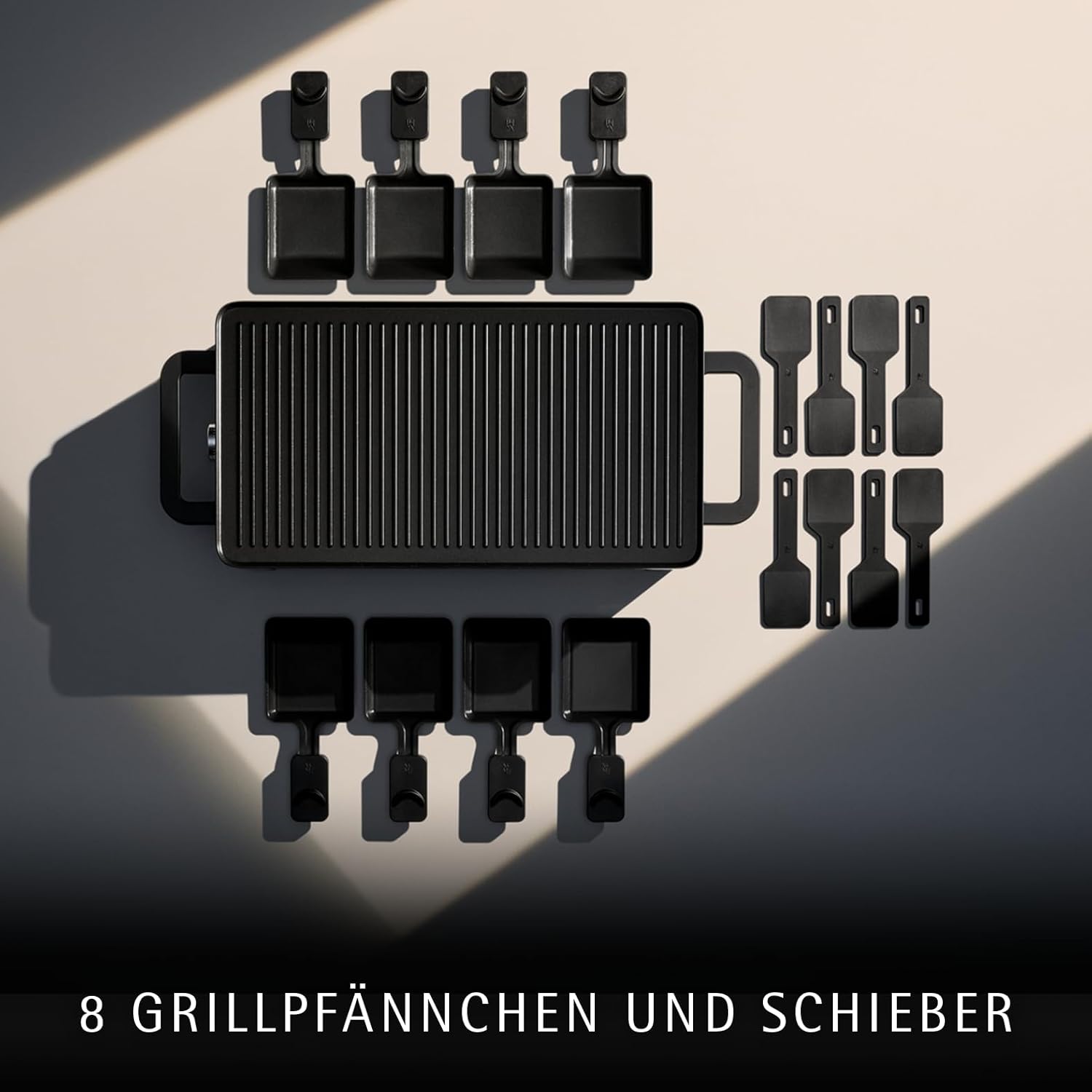WMF Lono Selection Raclette Grill 8 Personen – Hochwertiger Cromargan Edelstahl, 1500W Leistung, keramikbeschichtete Grillplatte, 8 Pfännchen und Spatel, Temperaturregelung und Ablage