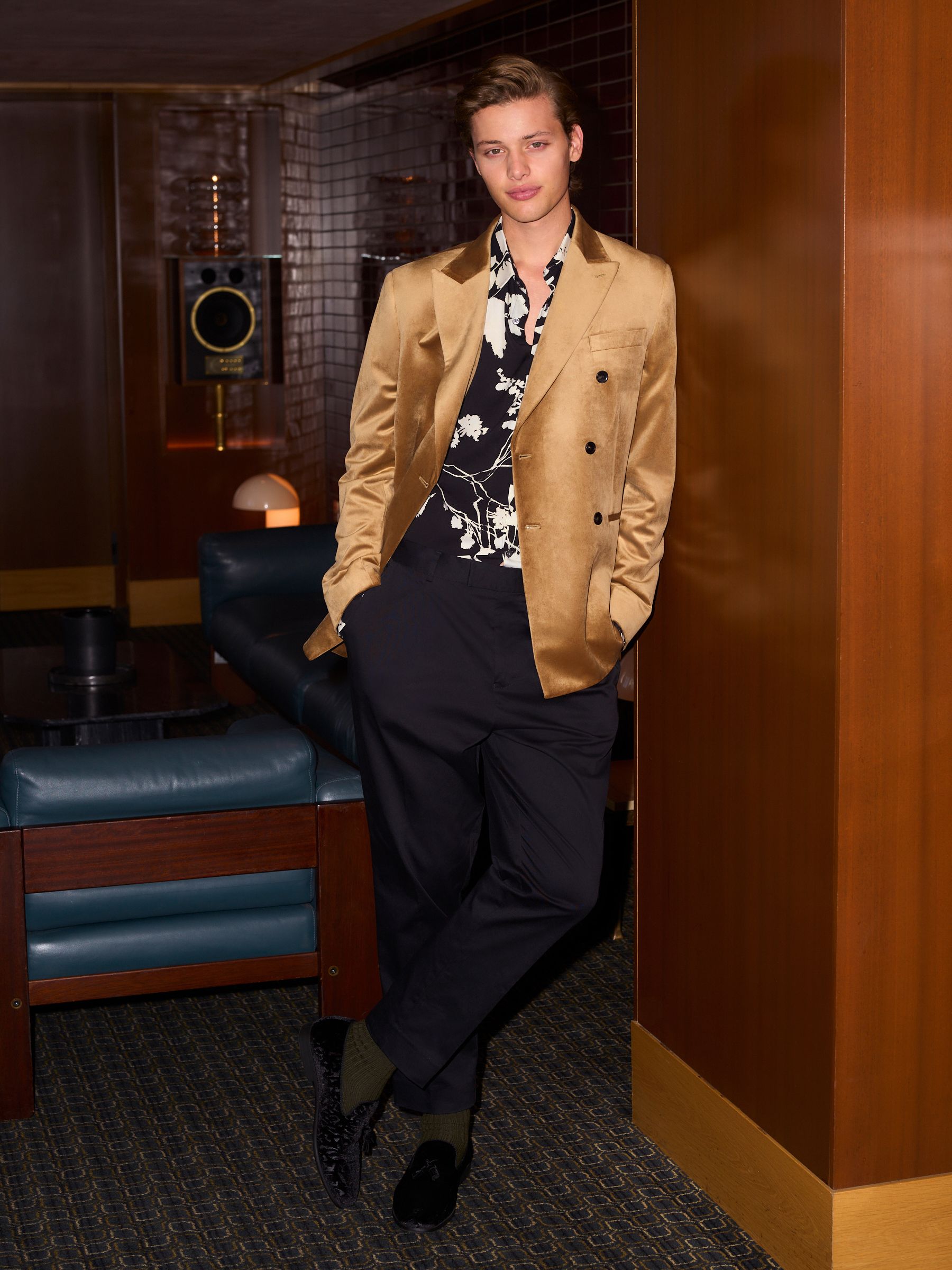 Honing - Double Breasted Velvet Blazer