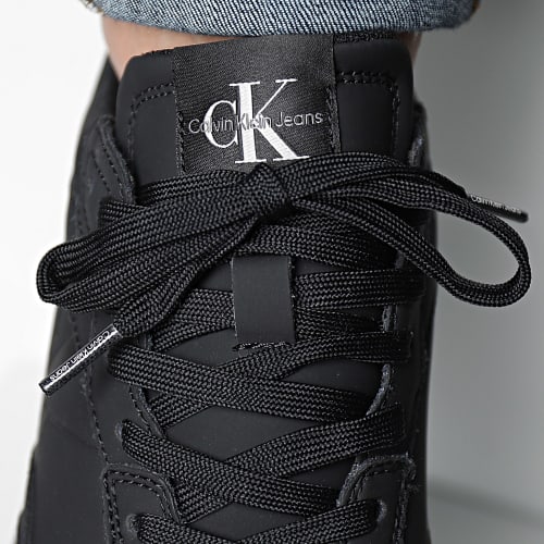 Baskets Chunky Runner Low 0774 Triple Black
