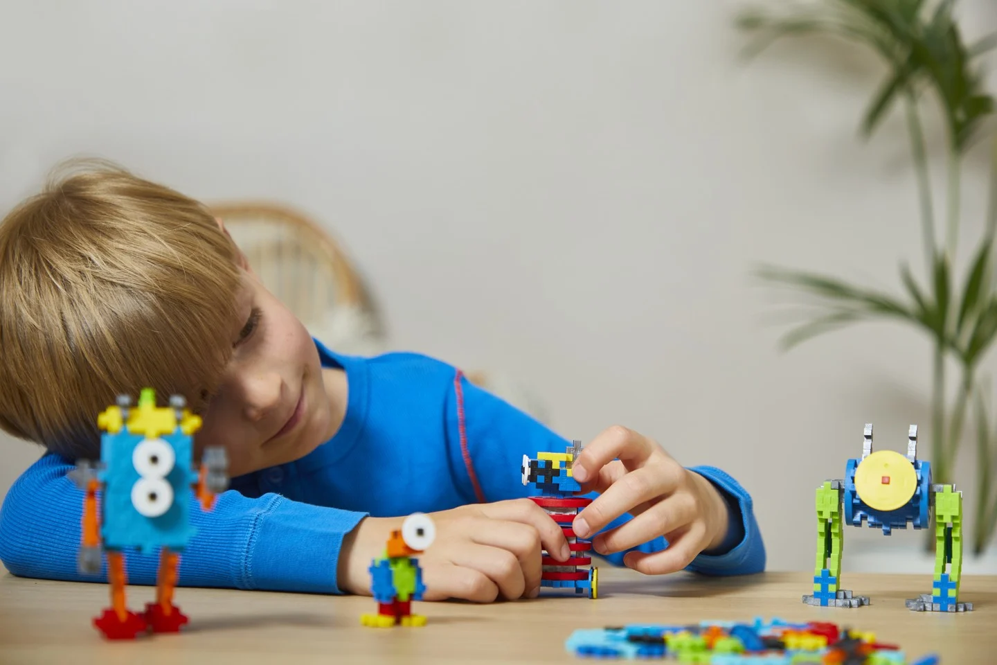 Plus-Plus Learn to Build Robots
