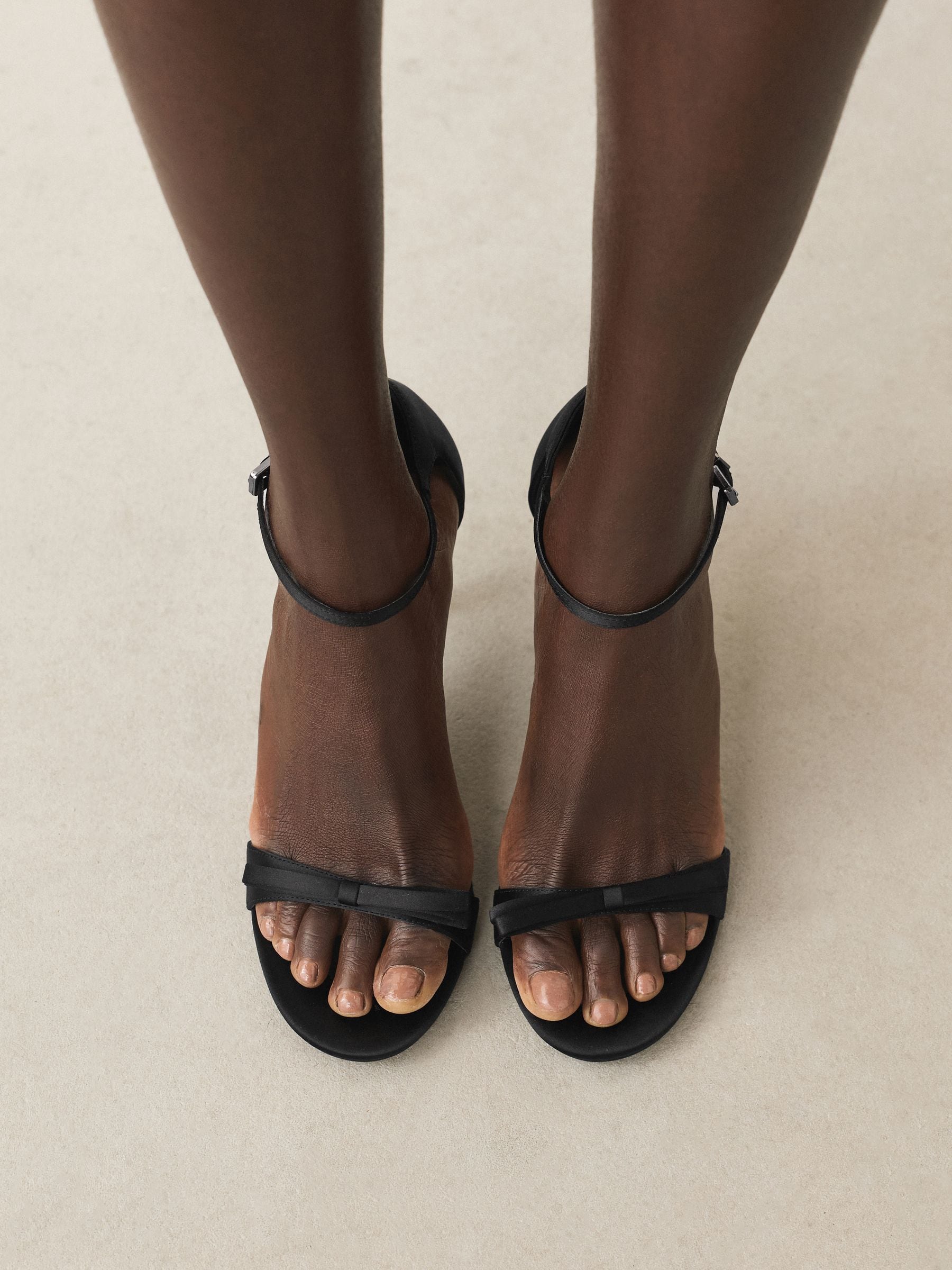 Zwart - Forever Comfort® Mini Satin Bow Heeled Sandals
