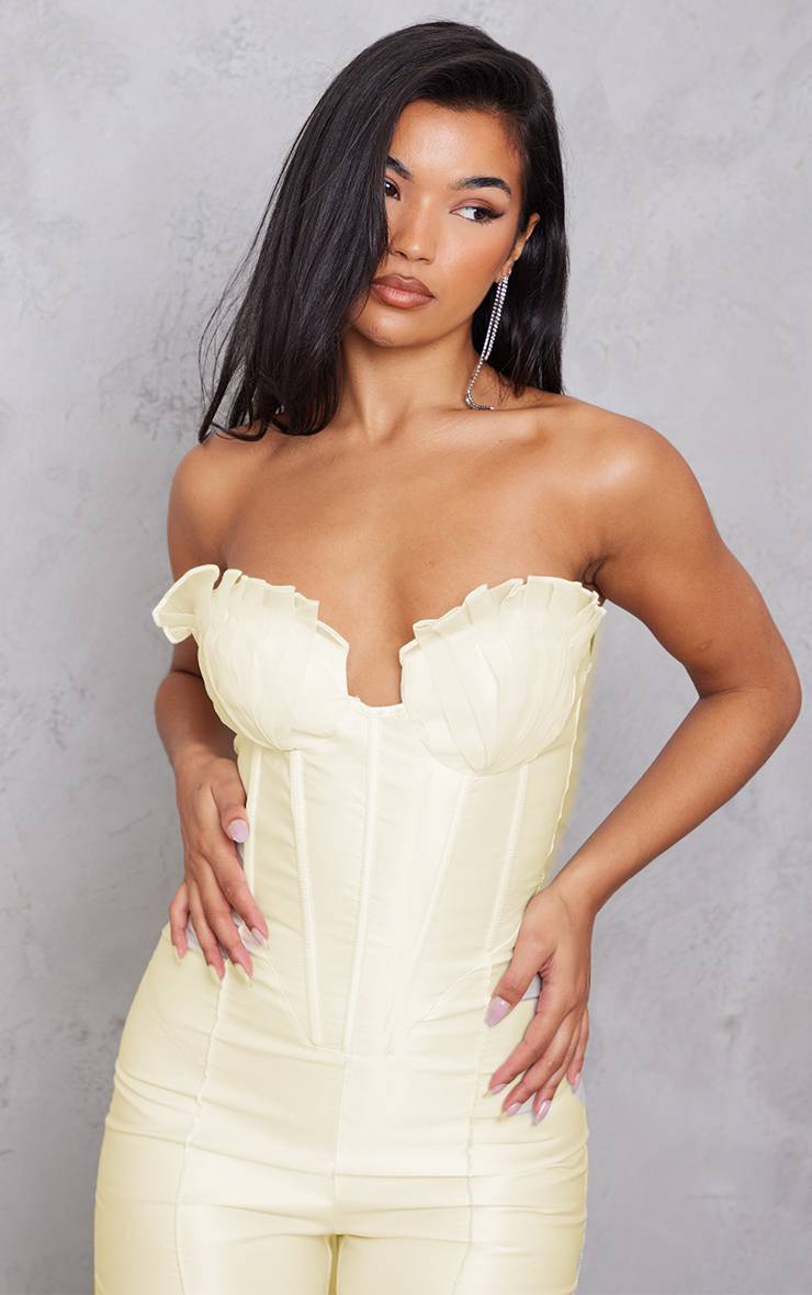 Crème Combinaison Bandeau Corset En Satin Avec Détail Coupe Organza