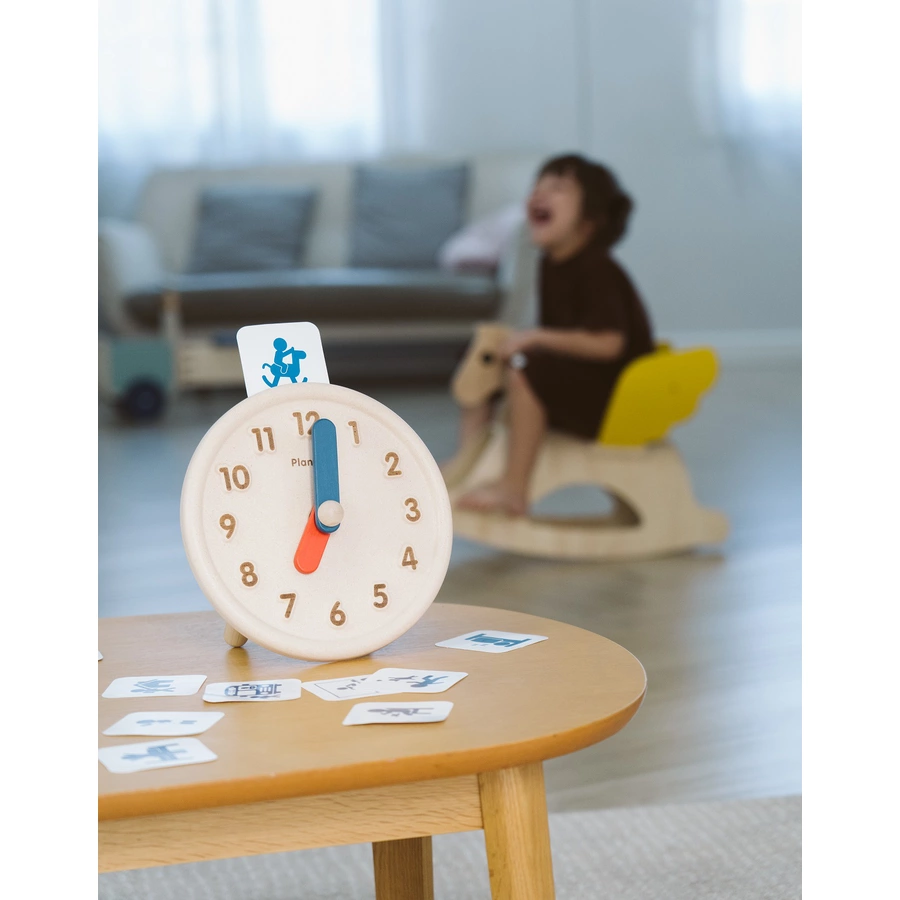 PlanToys Aktivitätsuhr