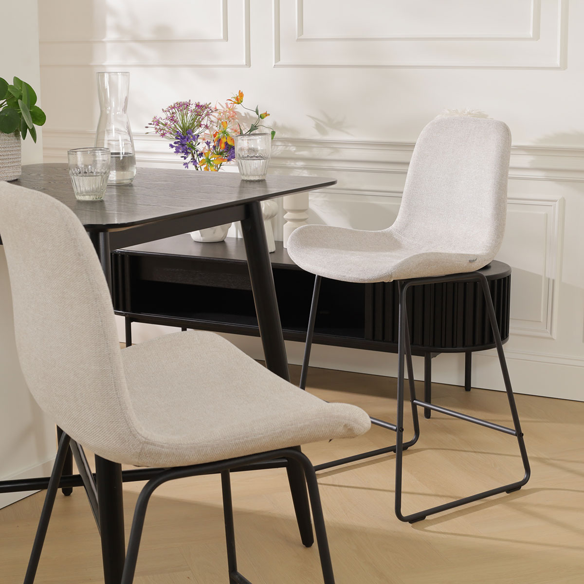 Barkruk Nino-Fé beige - zwart onderstel - 75 cm