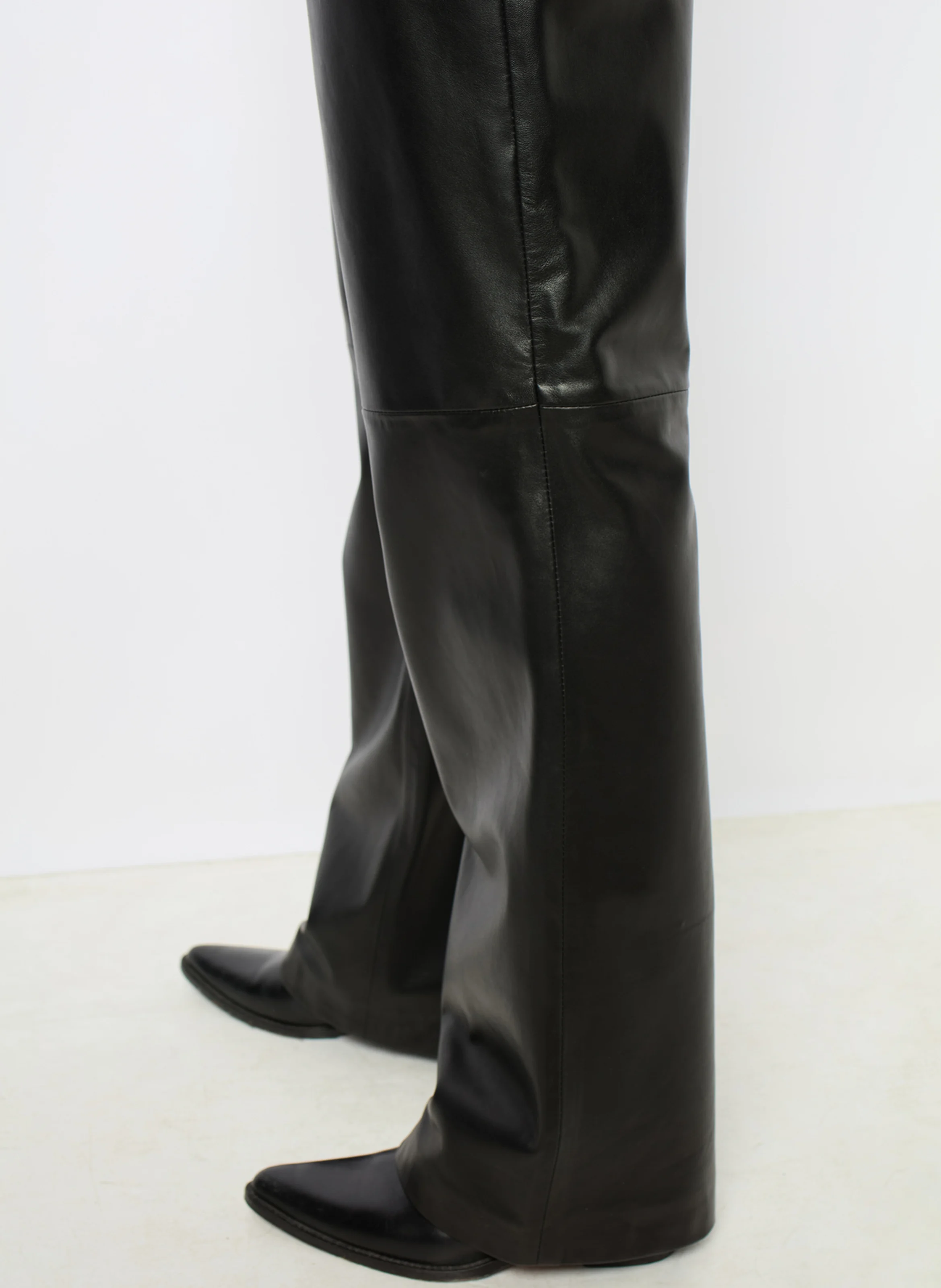NOOR - Pantalon droit taille haute en 100 cuir d'agneau | Noir
