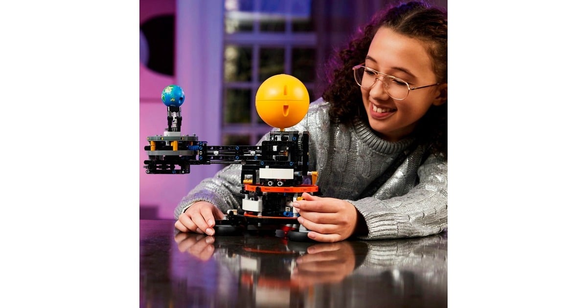LEGOTechnic - De aarde en de maan in beweging Constructiespeelgoed