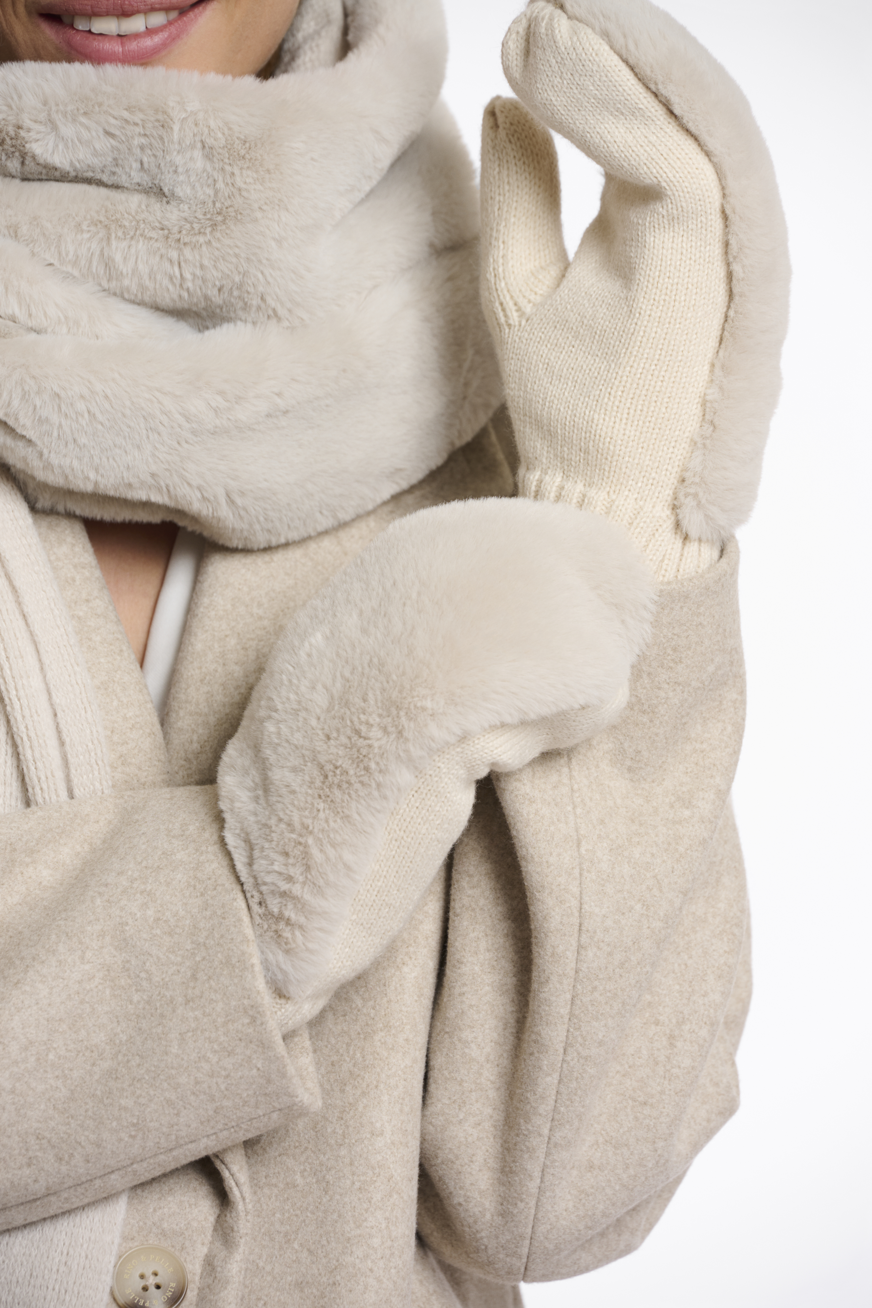Rino & Pelle - Oxo Faux Fur Gloves - Birch