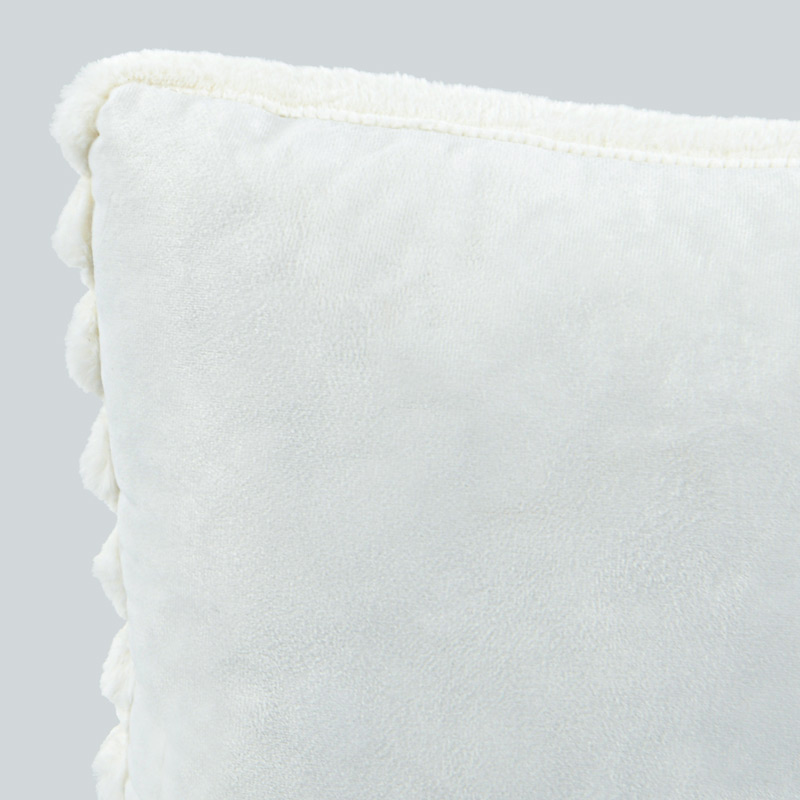 Coussin imitation fourrure 'Nils' lignes