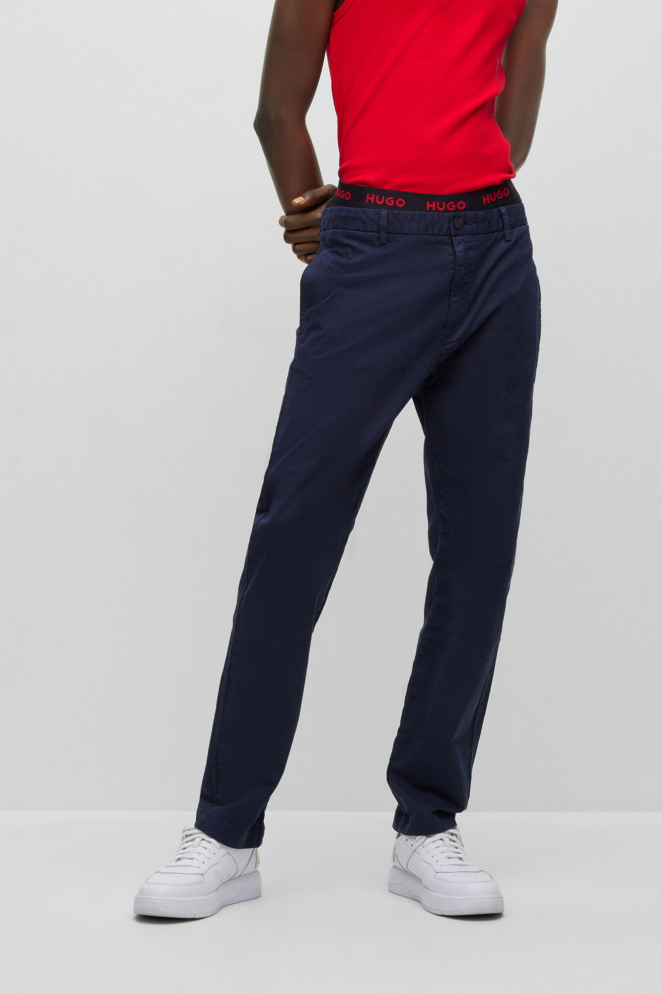 Calças chino justas com bolsos - azul escuro