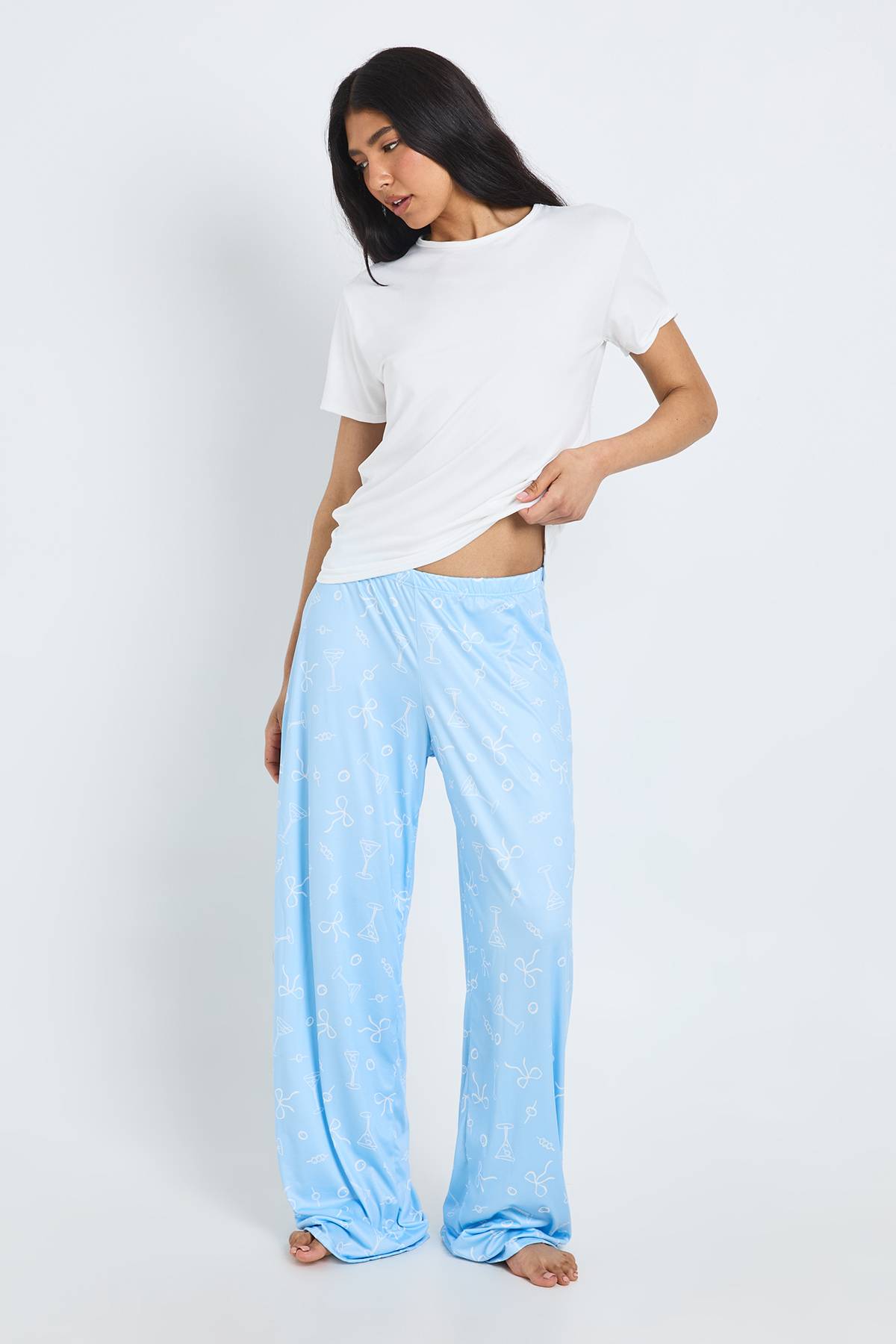boohoo Ensemble Pyjama T-shirt Et Pantalon Grande Taille Imprimé Martini Et Nœuds