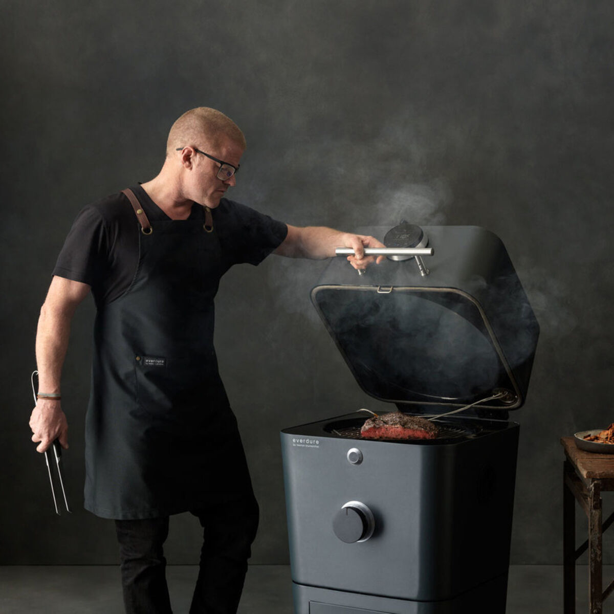 kullgrill HBCE4KGEU 4K hvit