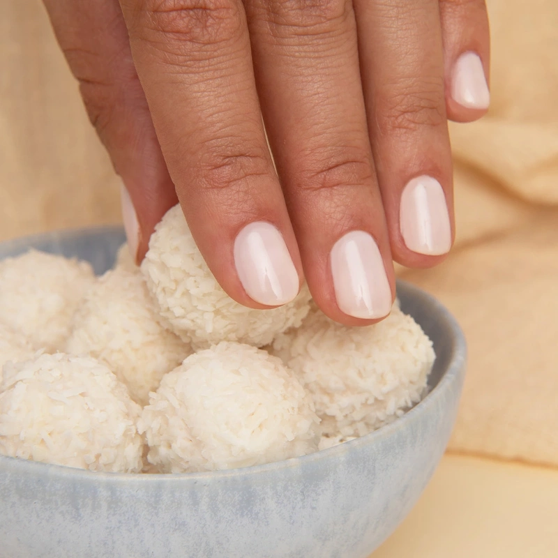 Le Mini Macaron Gel Manicure Kit - Coconut Yogurt