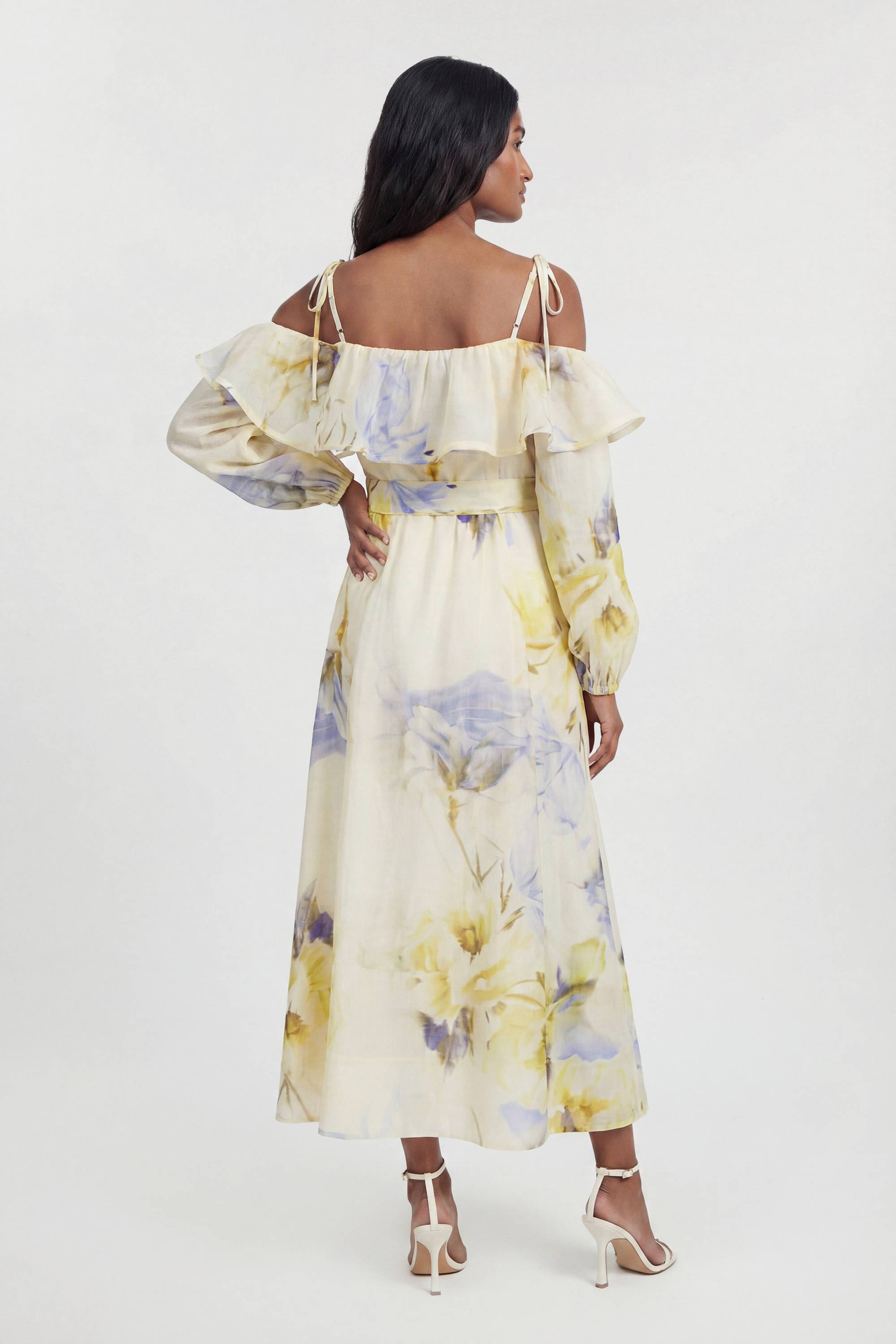 KarenMillen Robe Longue Tissée À Smocks Et Épaules Dénudées À Imprimé Fleuri Bleu Petite