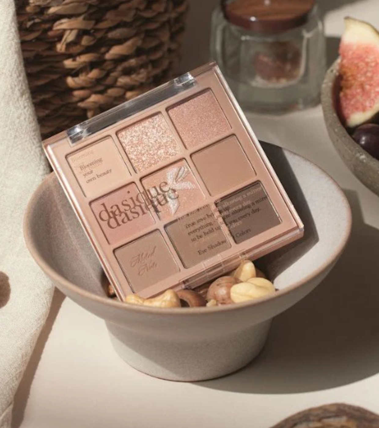 Dasique - Paleta de Sombras - 24: Muted Nuts