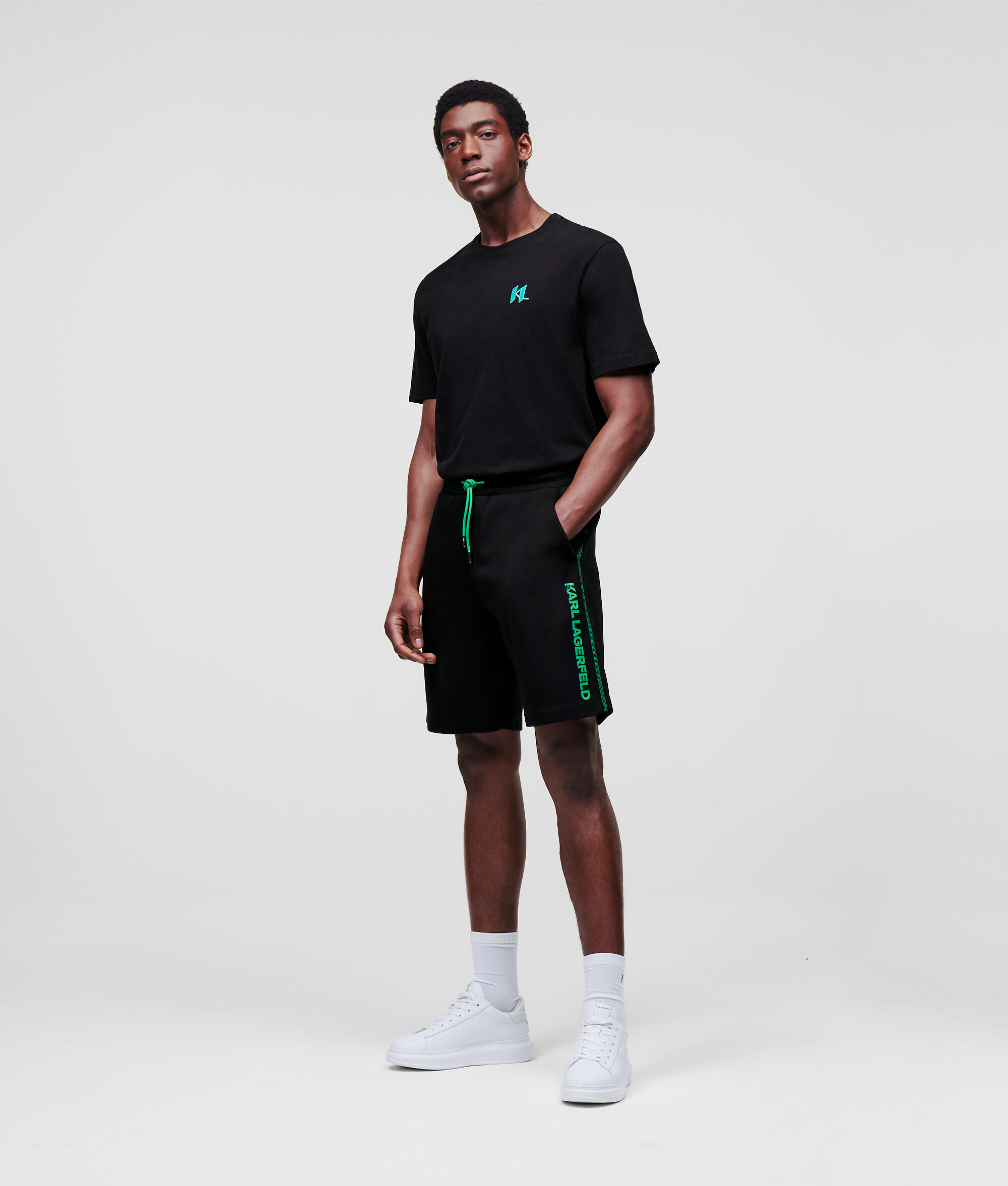 SHORT MOLLETONNÉ AVEC LOGO KARL