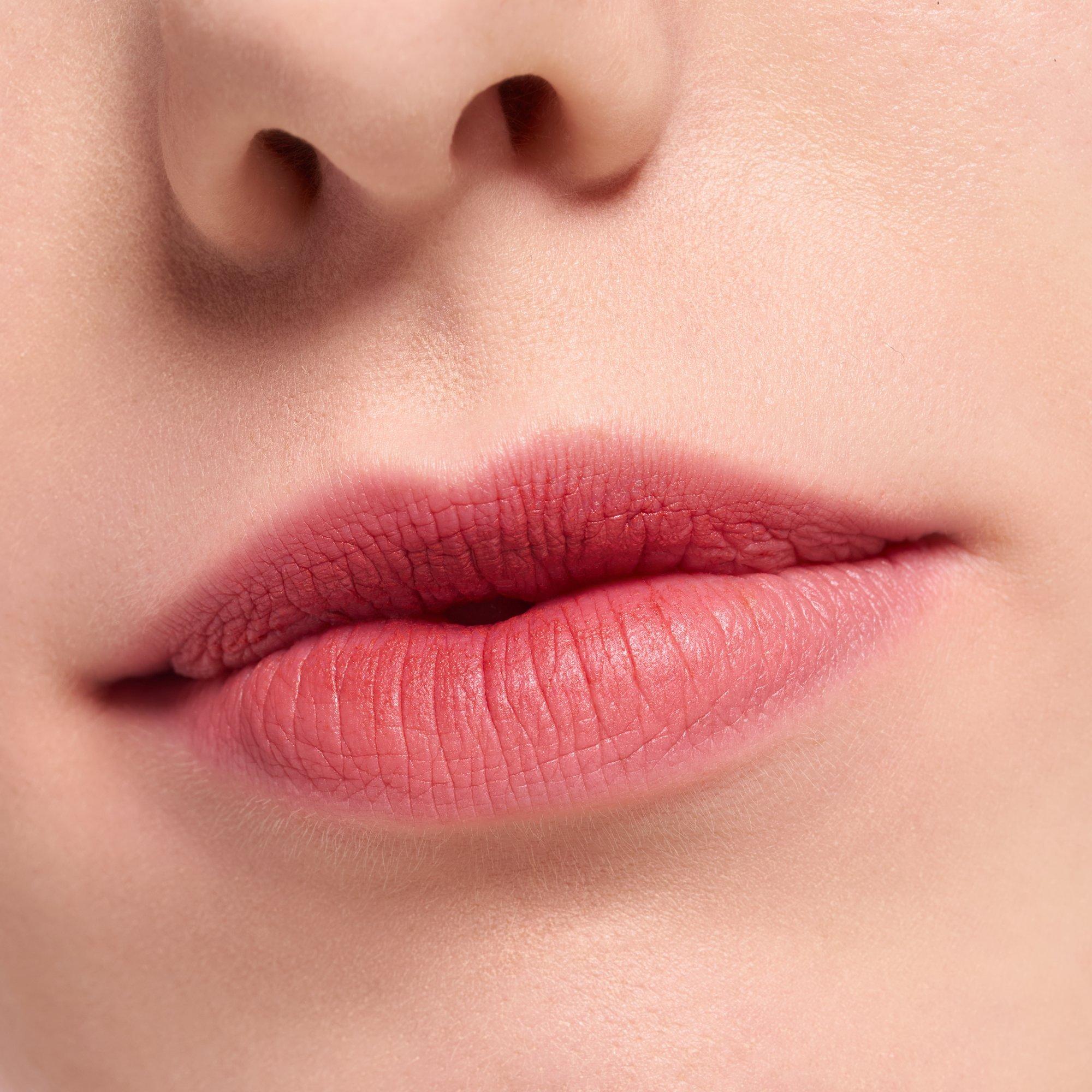 BLUR soufflé matte lip cream