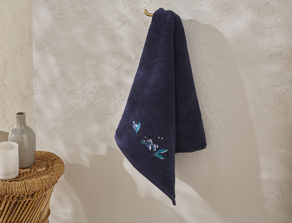 Serviette de bain brodée-Baies célestes brodé