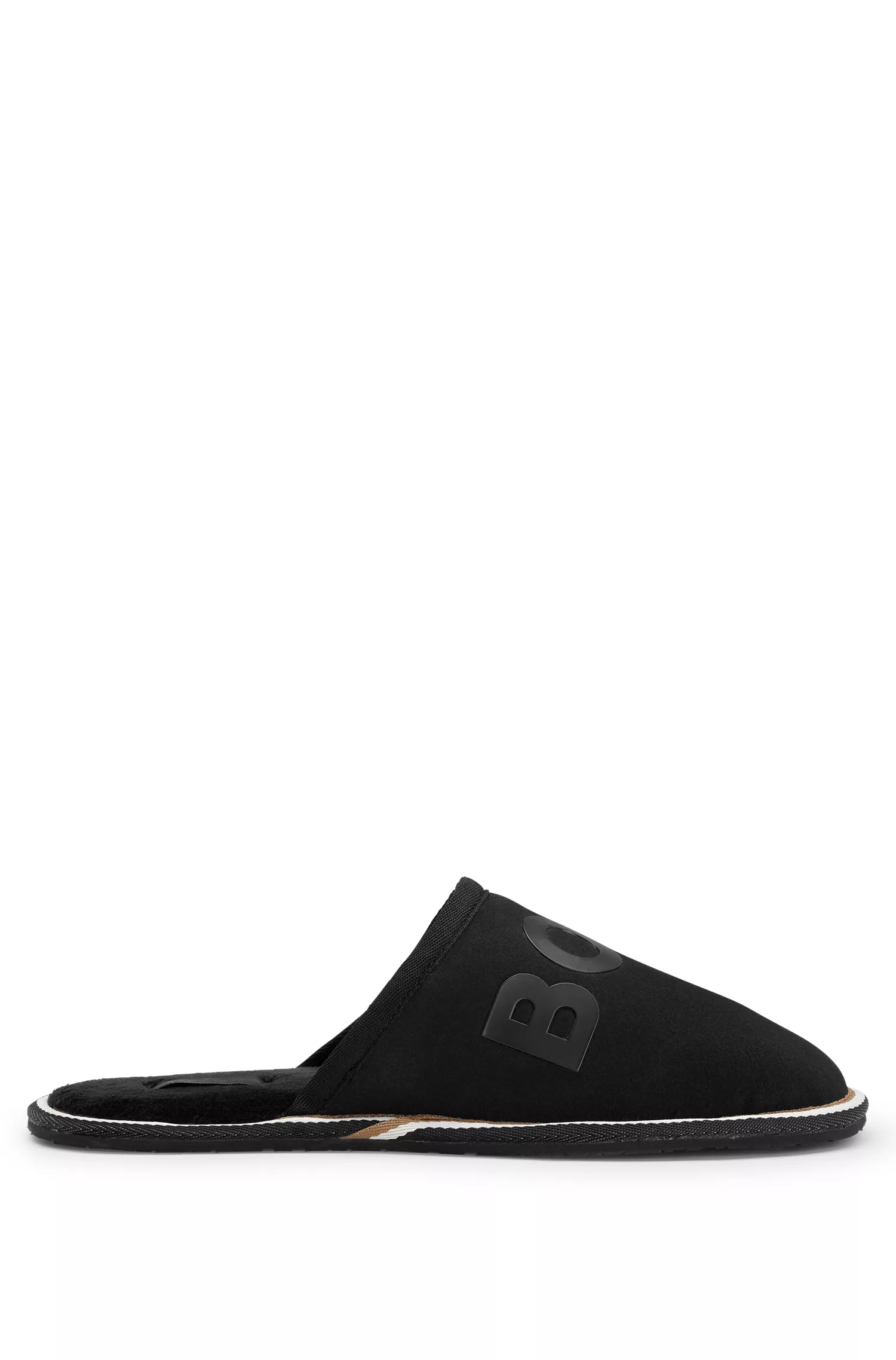 Chinelo BOSS preto com monograma, sola de borracha e faixa característica.