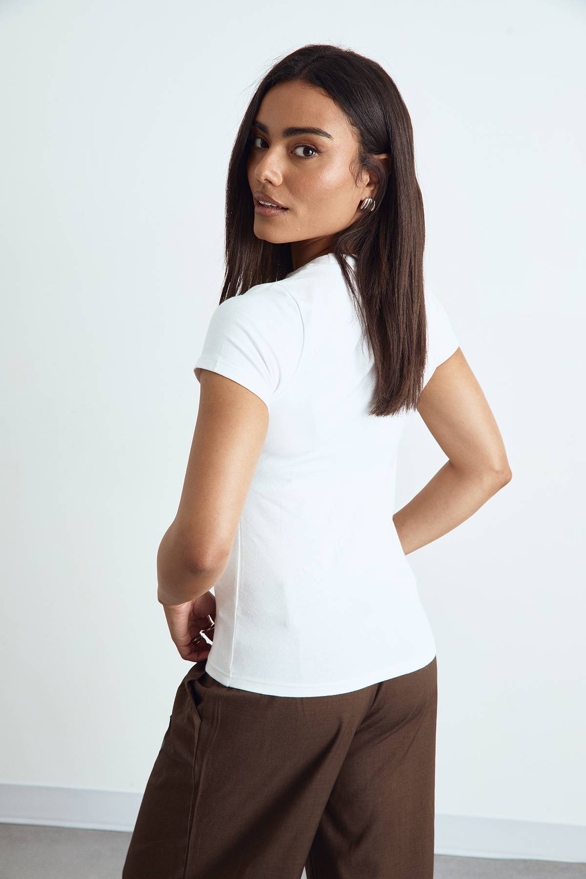 boohoo Haut Ajusté Basique À Manches Courtes Longueur Allongée