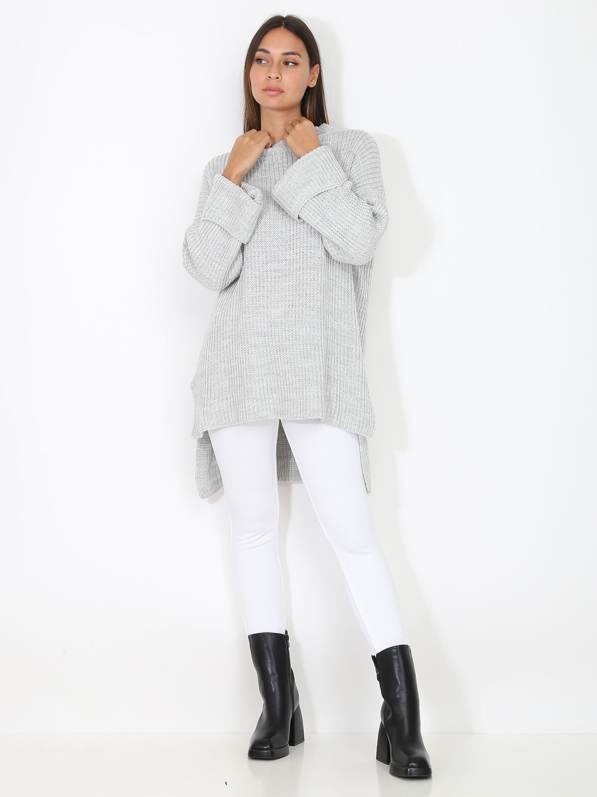 Pull asymétrique à manches évasées- Gris clair