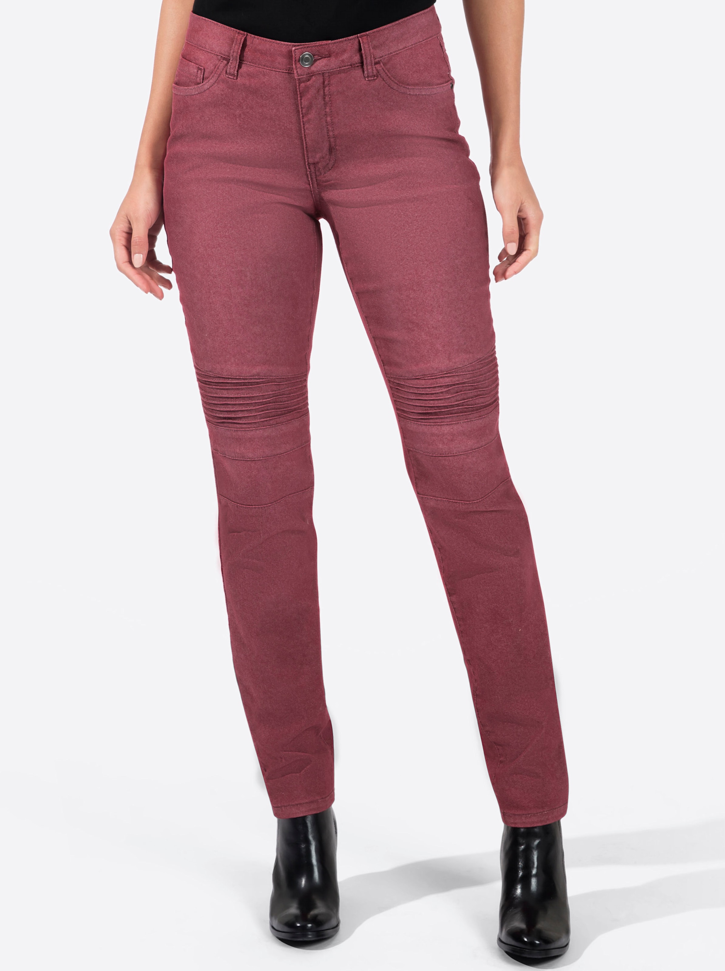 Jeans in dunkelrot