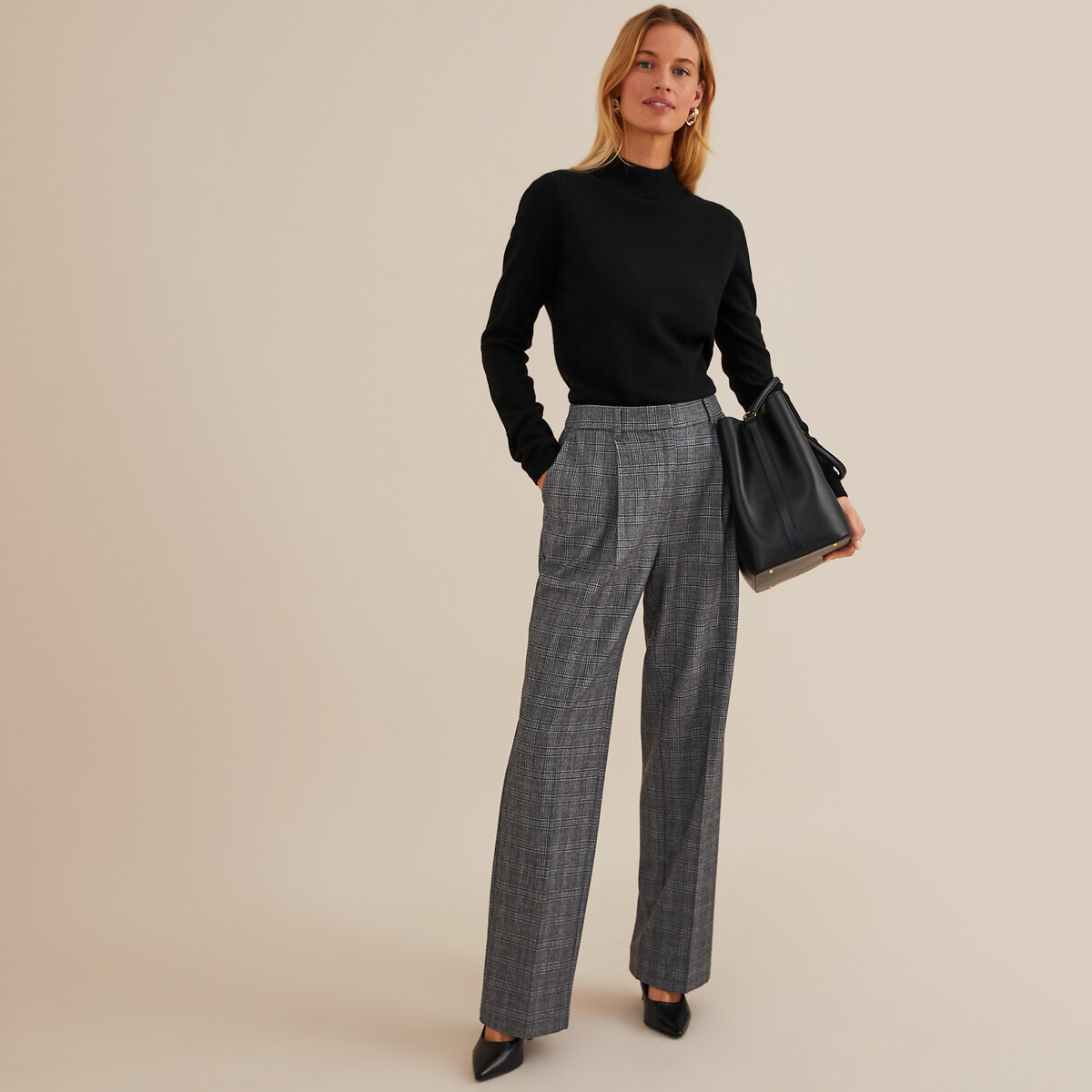 ANNE WEYBURN<br>Suéter de cashmere com gola alta em malha fina