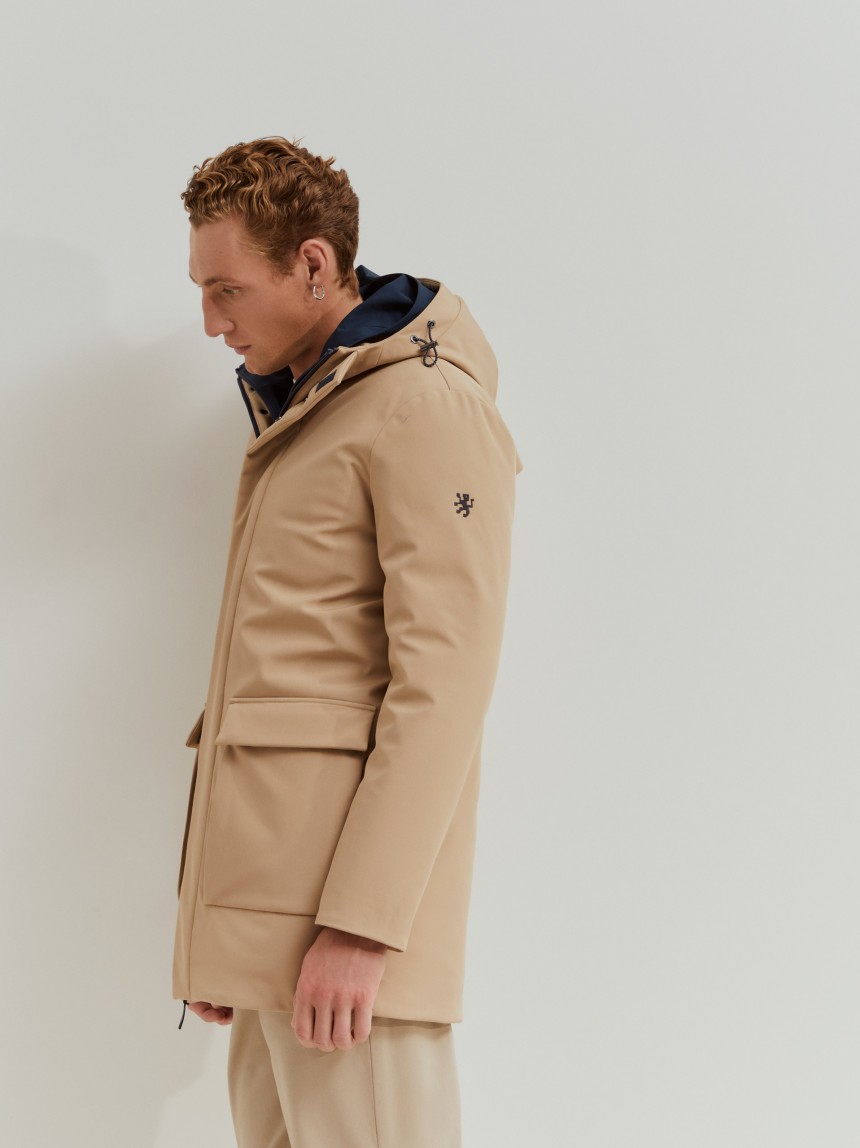Parka com capuz e encaixe interior amovível