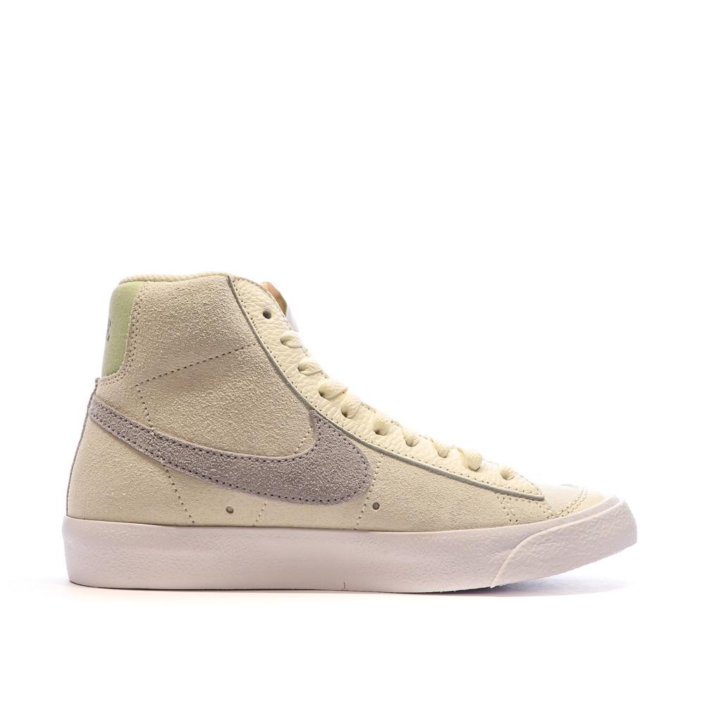 Nike Baskets Beige Femme Nike Blazer