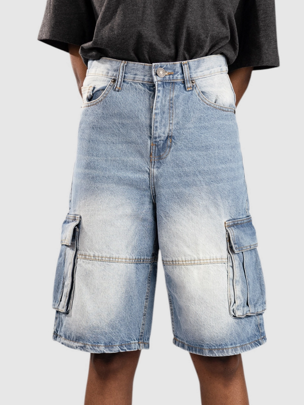 Urban Classics Relaxed Denim Cargo Shorts new light blue dirty wsh