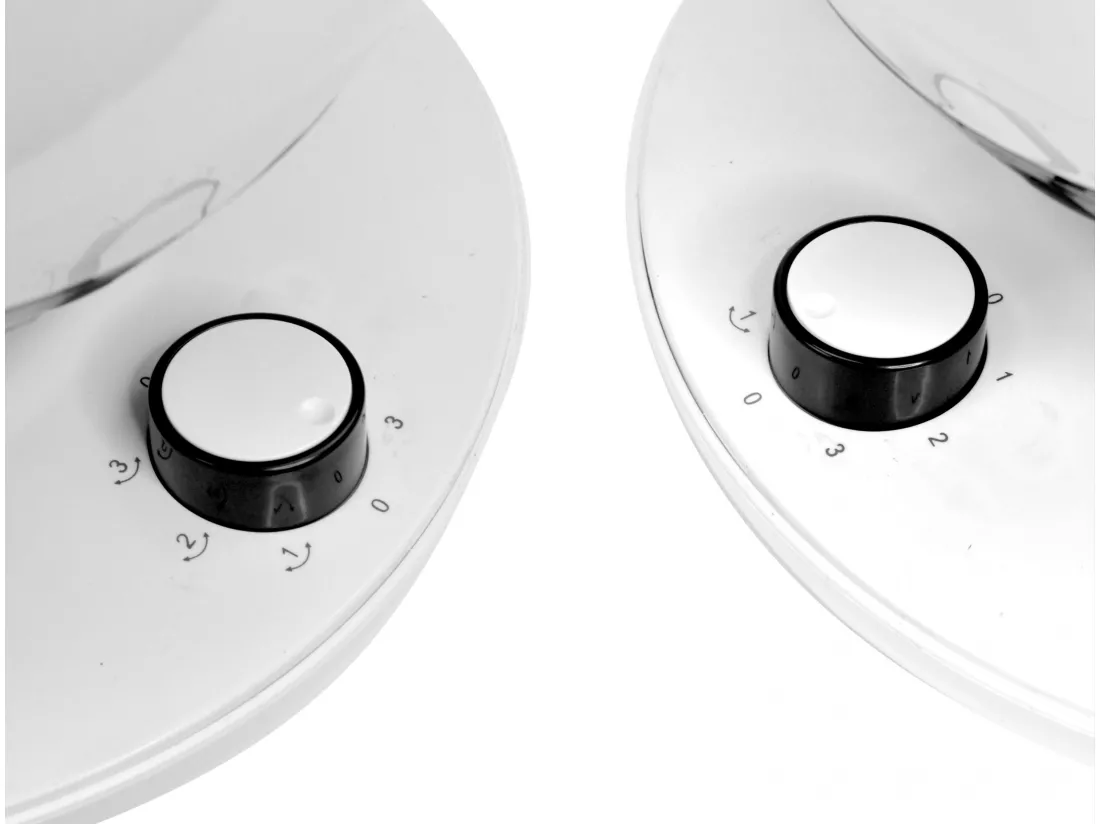 Ventilateur de table à oscillation verticale