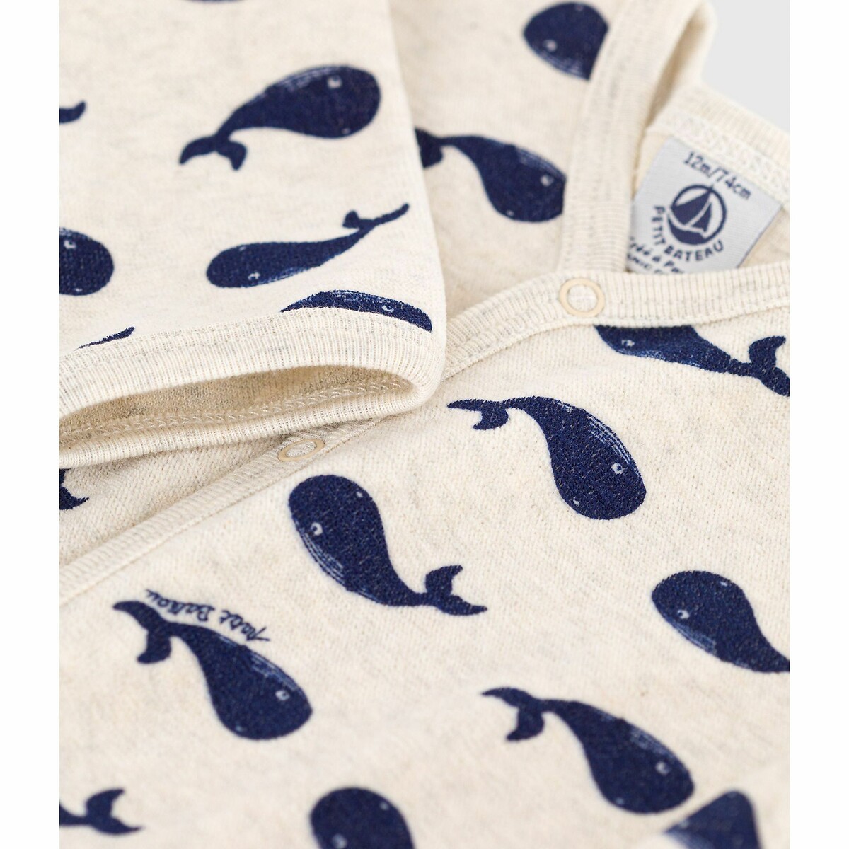 PEQUENO BARQUINHO<br>Pijama com estampa Walvis