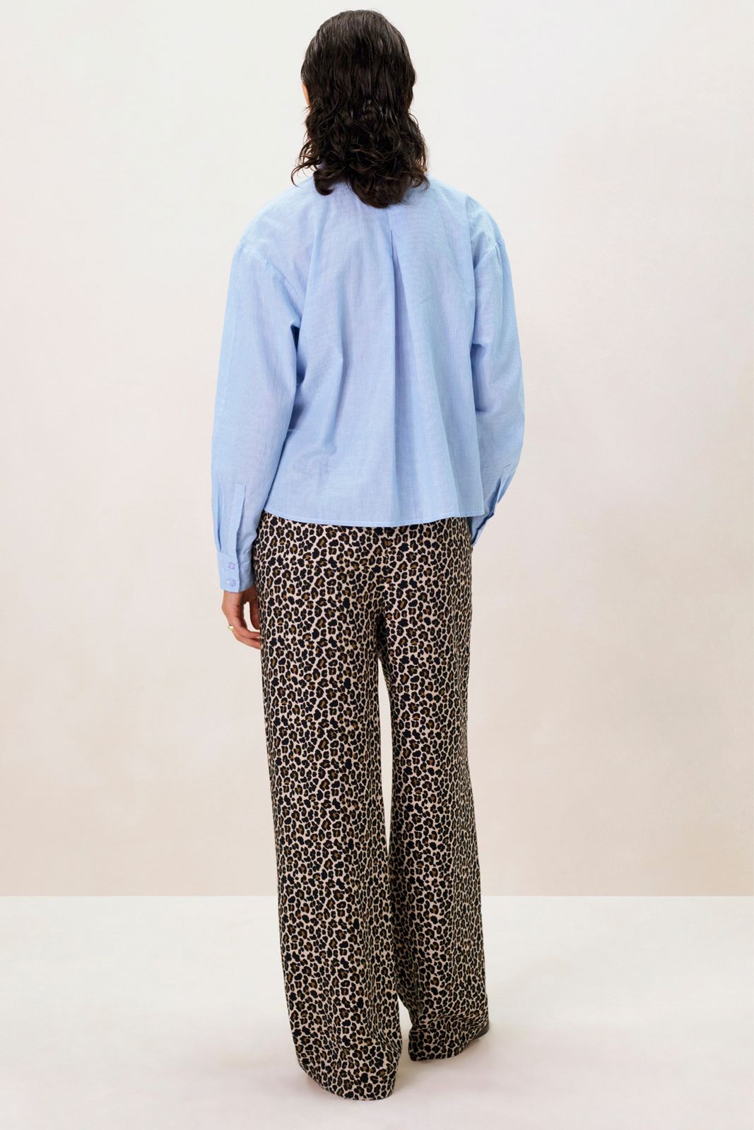 Lichtblauwe blouse met strik