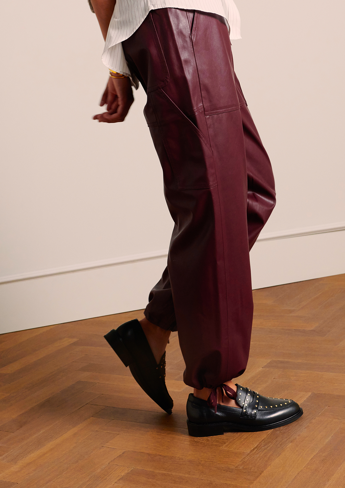 Zwarte leren loafers met goudkleurige studs