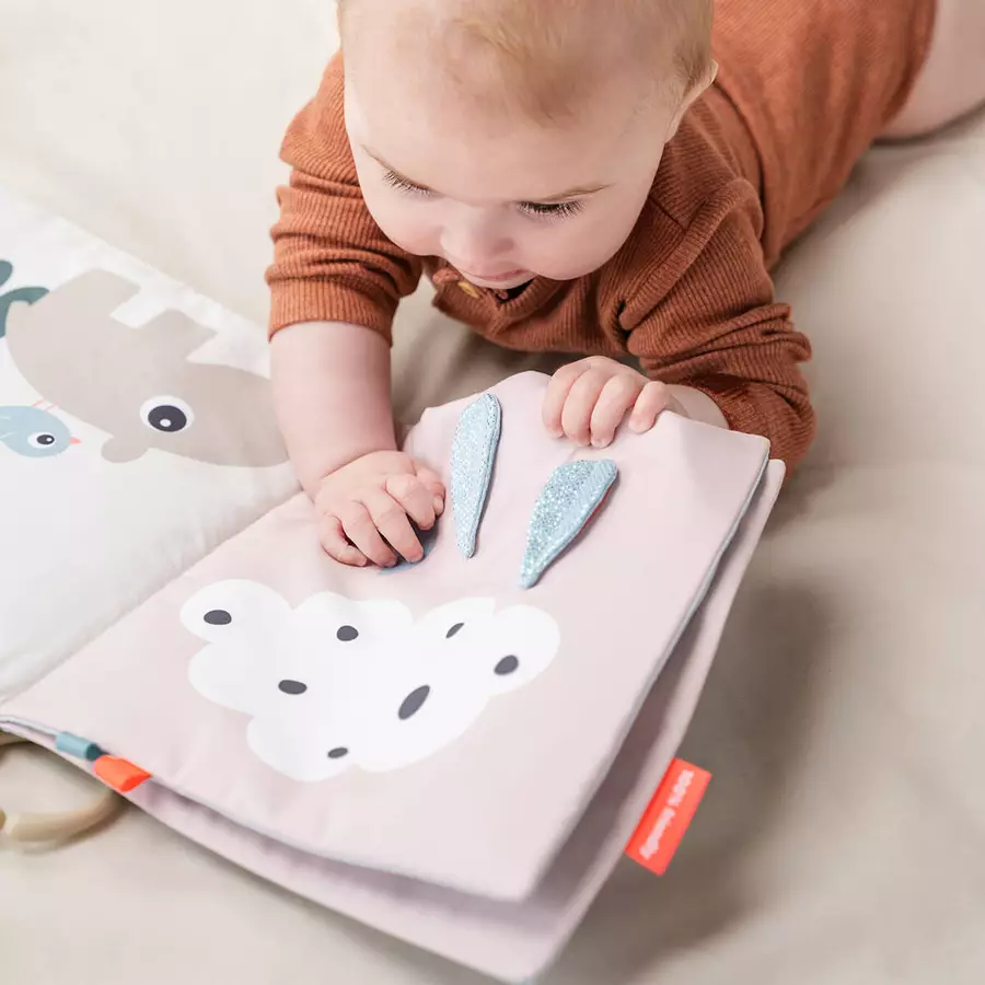 Done by Deer™ Tummy Time Stoffbuch Deer Friends, bunt