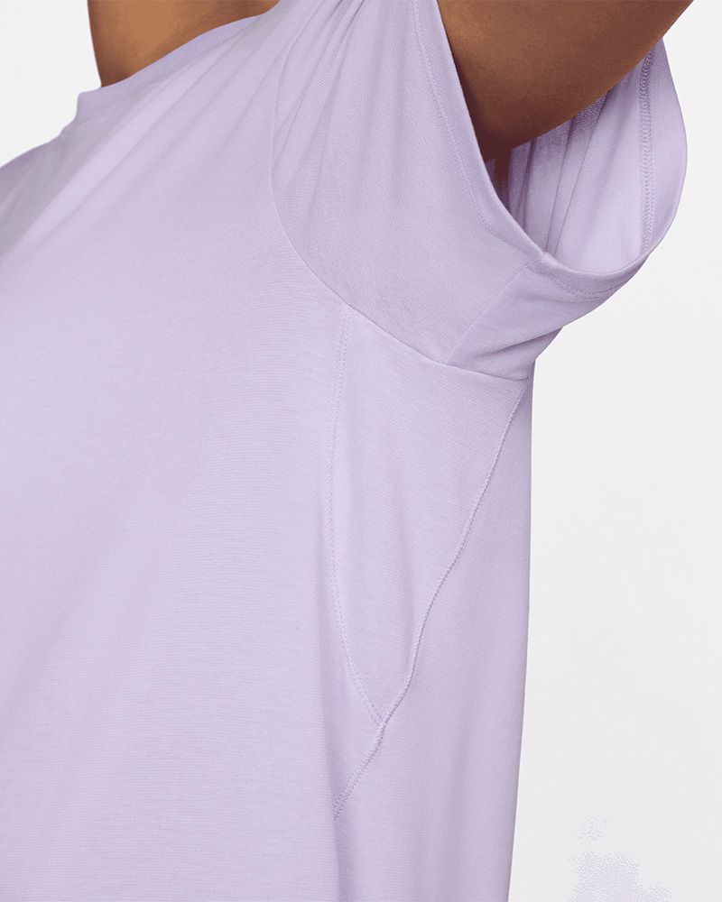 T-shirt Nike One Violet pour femme
