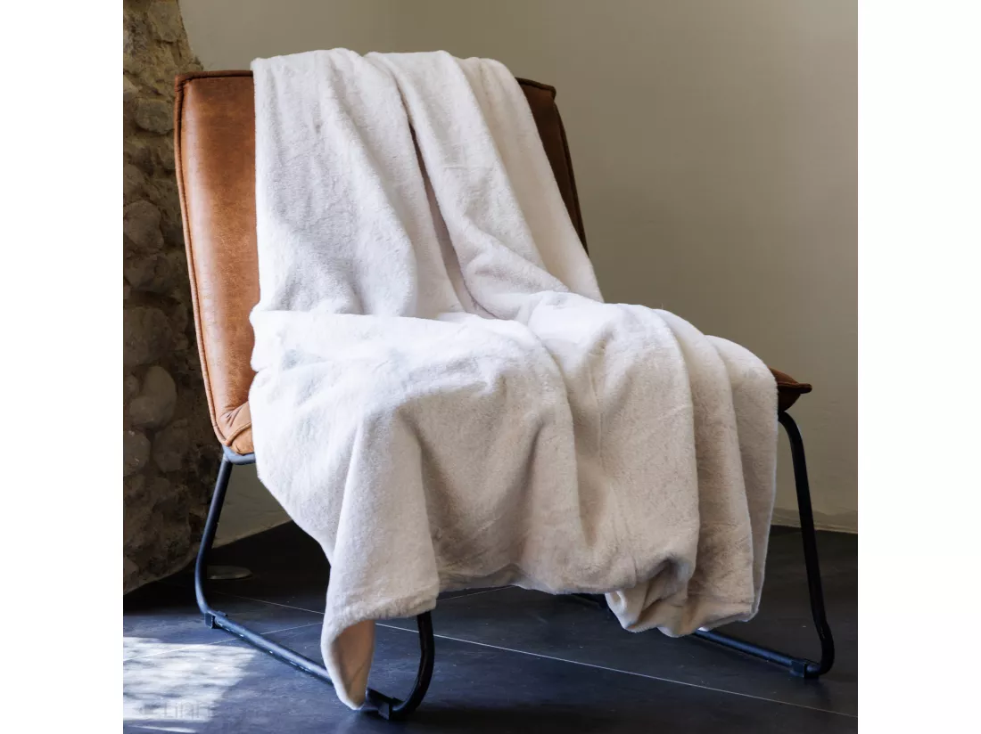 Plaid 130x170 cm WOODLAND en fausse fourrure doublée velours Ecru