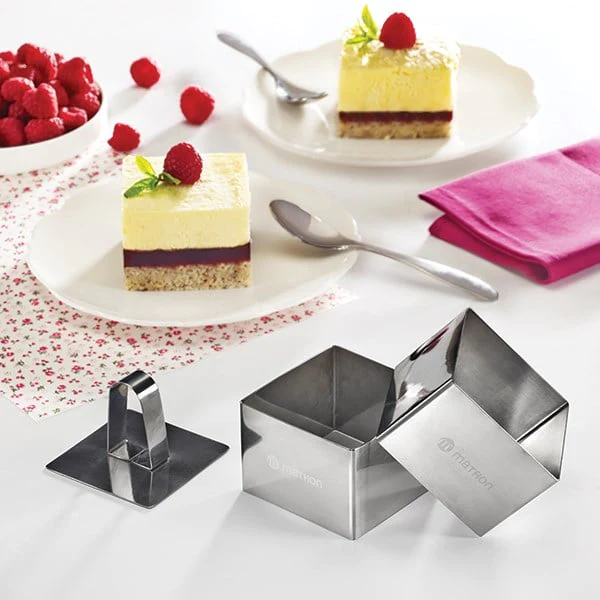 Lot de 4 emportes pièces carrés en inox avec poussoir Mathon