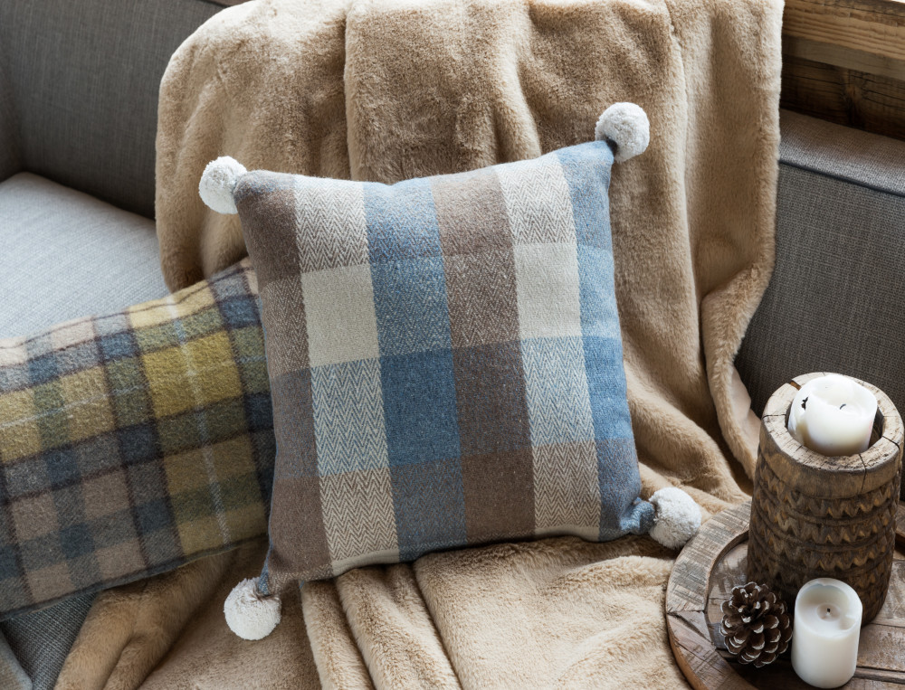 Coussin carreaux bleus-Au refuge
