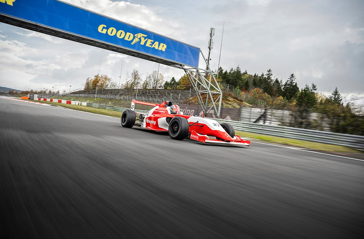 Rennwagen selber fahren am Nürburgring