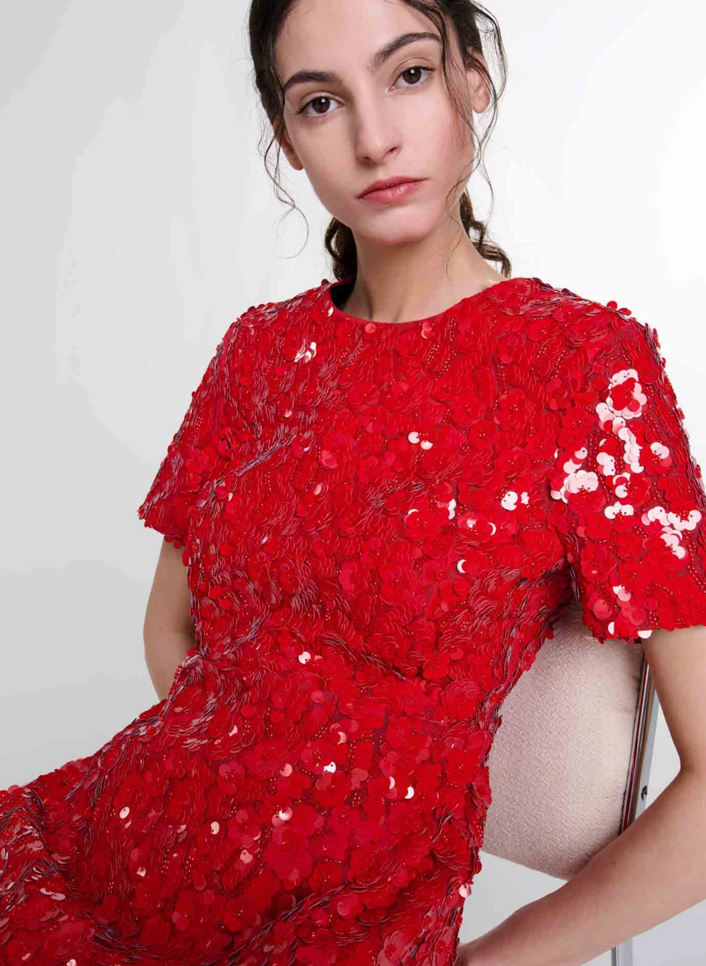 Robe courte cintrée col rond | Rouge
