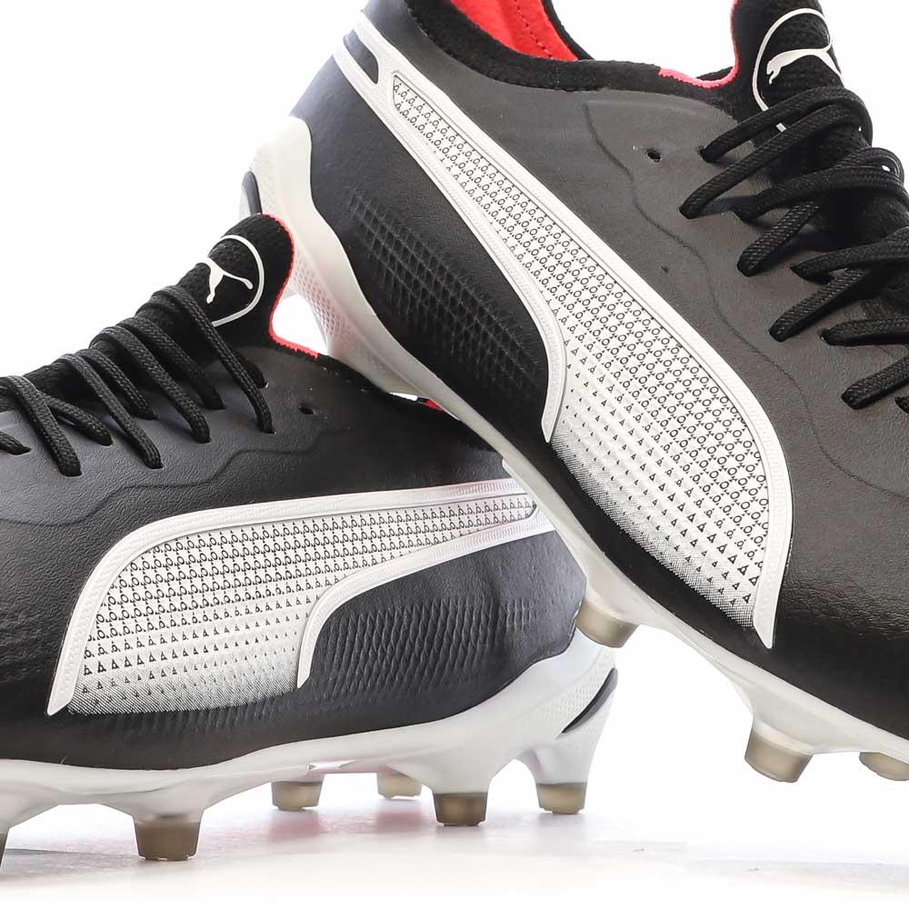 Puma Chaussures de football Noire/Blanche Homme PumaKing Ultimate
