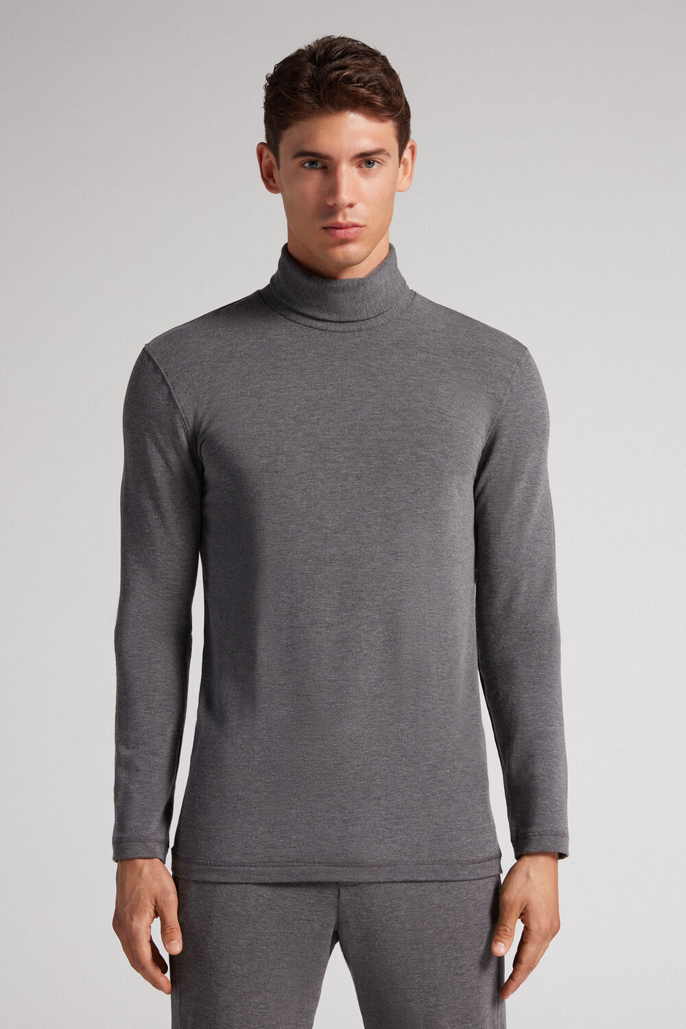 Blusa de manga comprida e gola alta em modal e cashmere