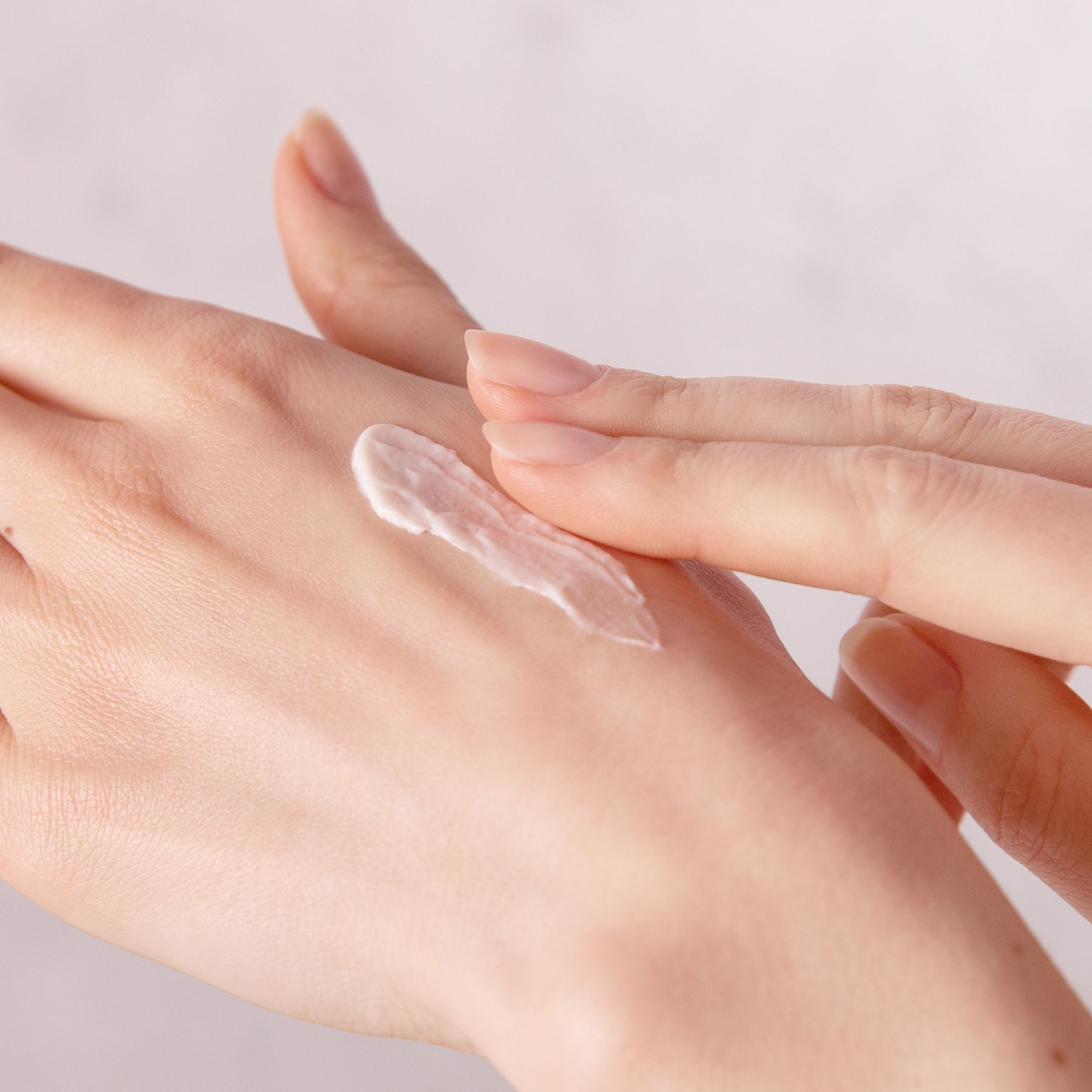 UNYK Reparierende Handcreme mit Moltebeere & Kamille