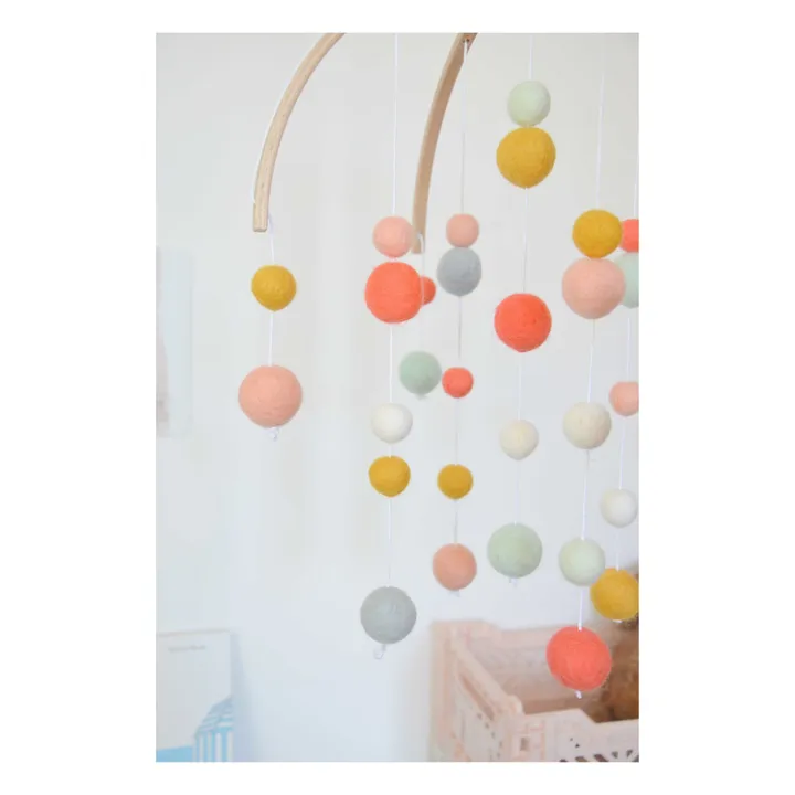 Calm Mobile en laine feutrée | Corail